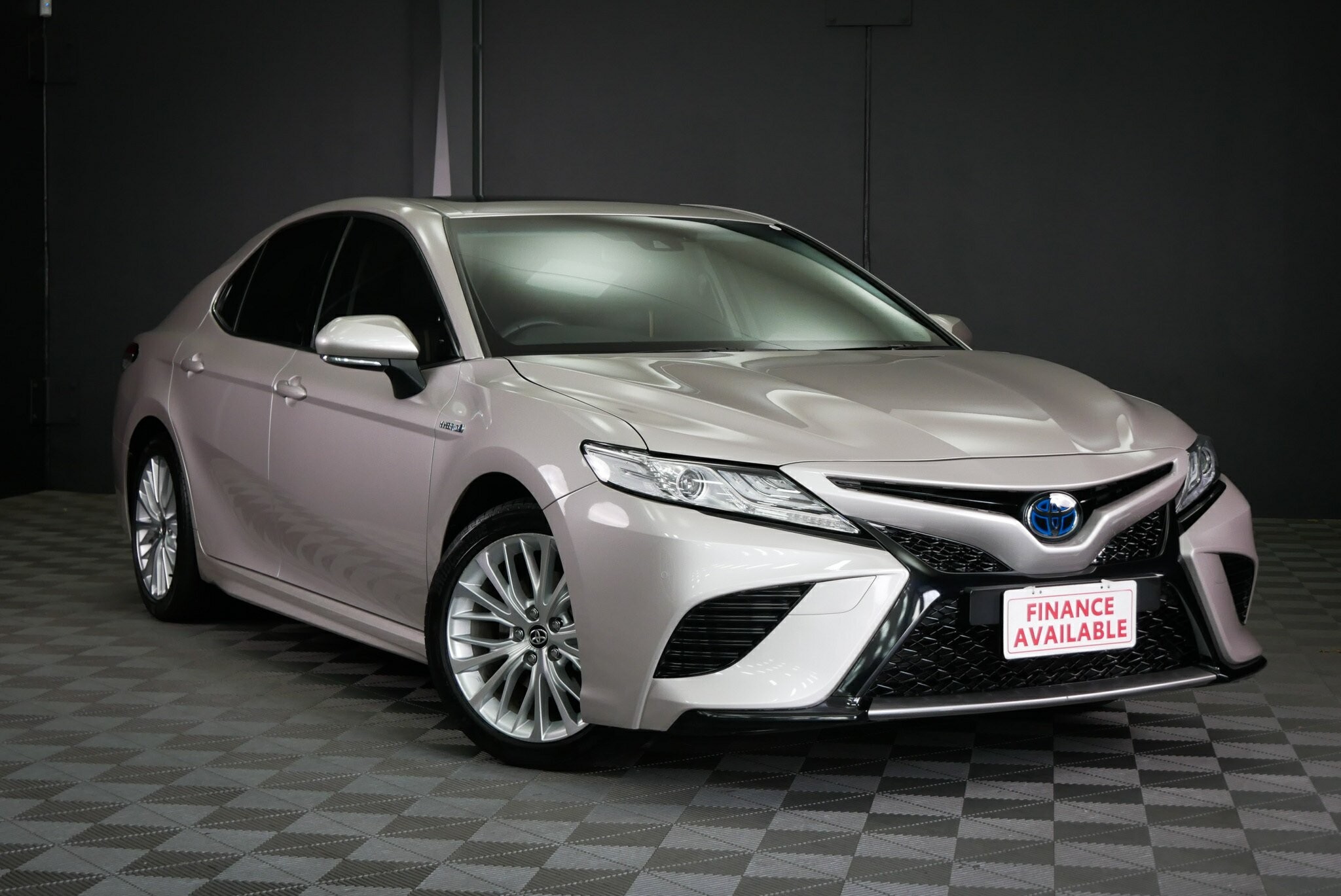 Toyota Camry image 1