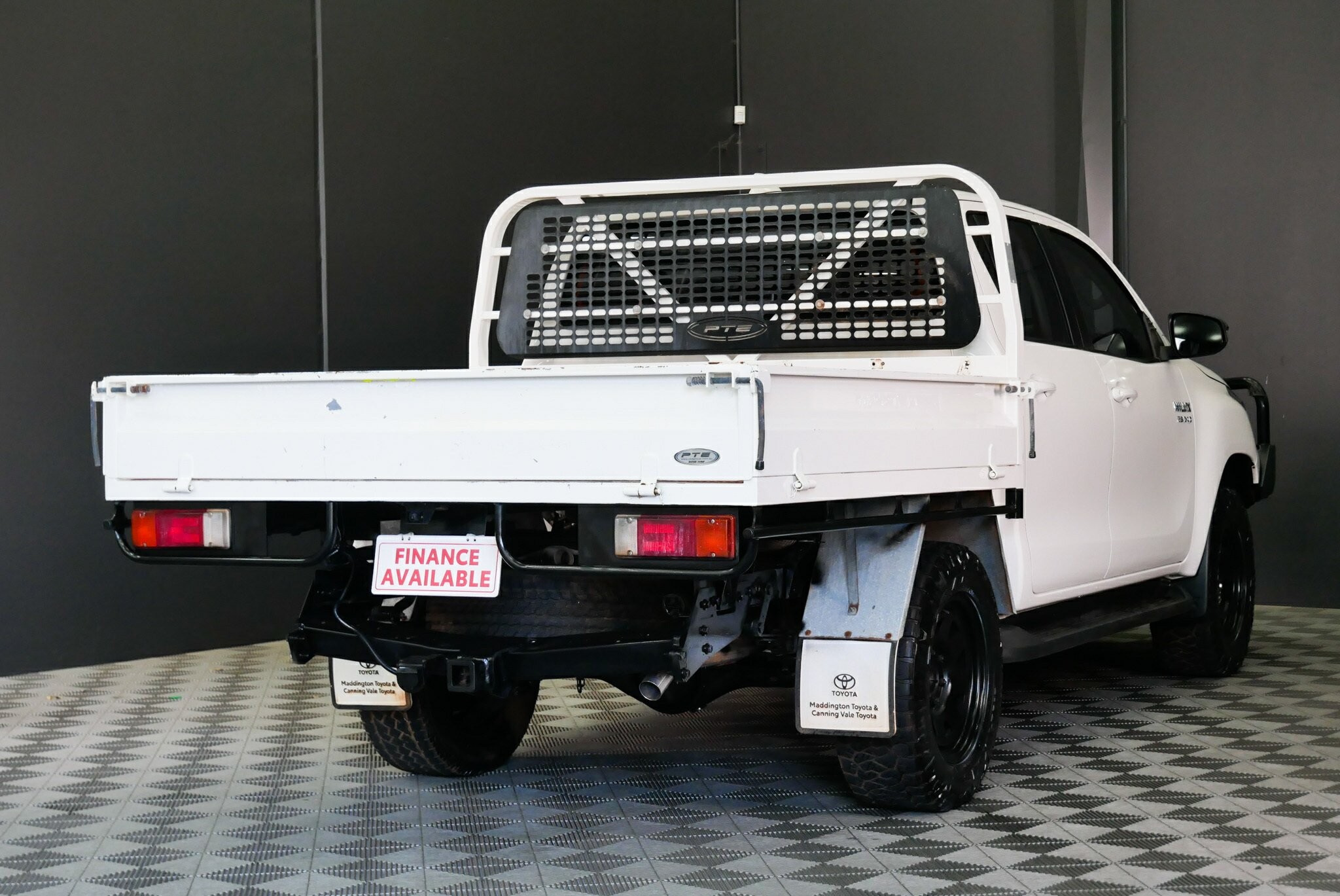 Toyota Hilux image 4