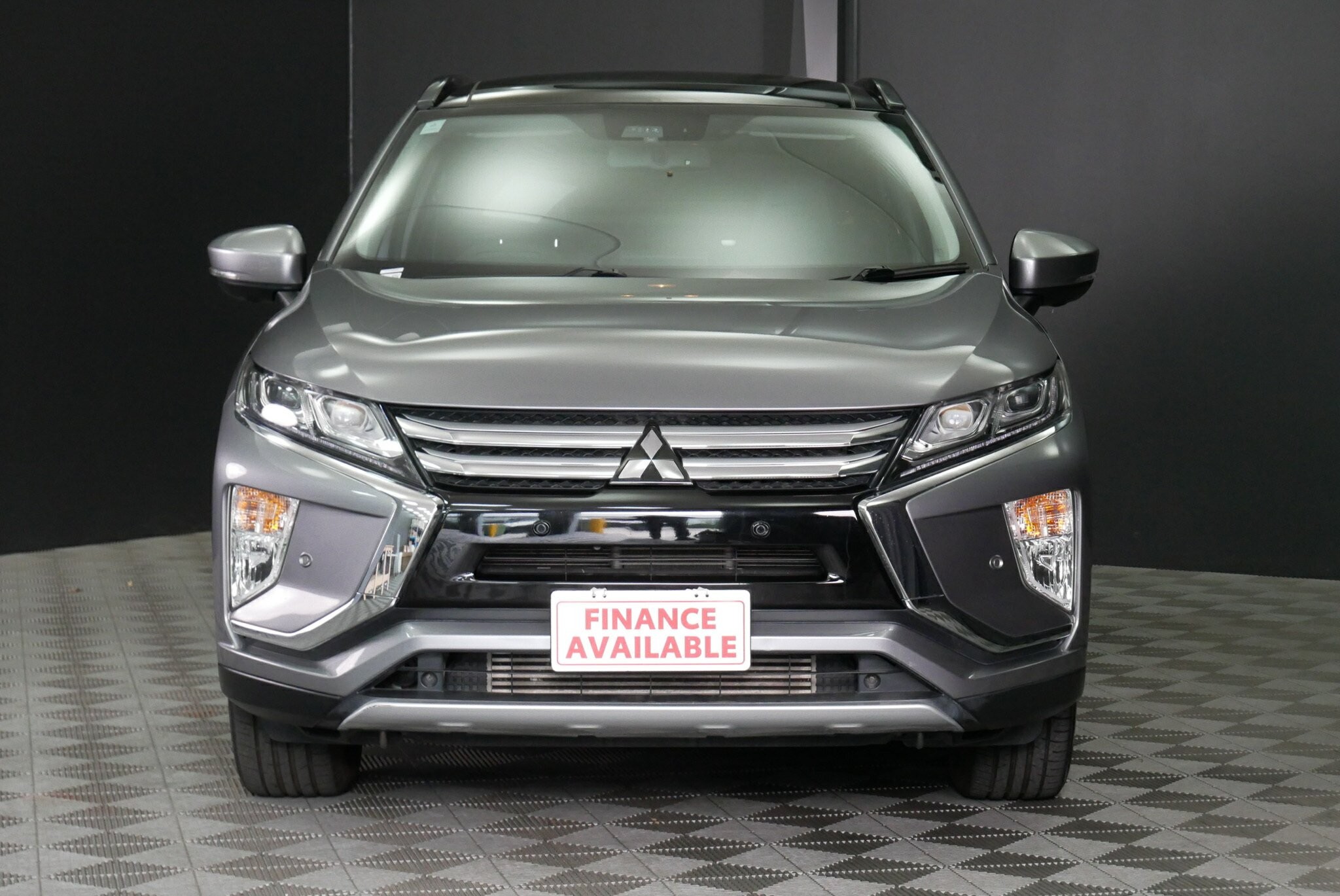 Mitsubishi Eclipse Cross image 2