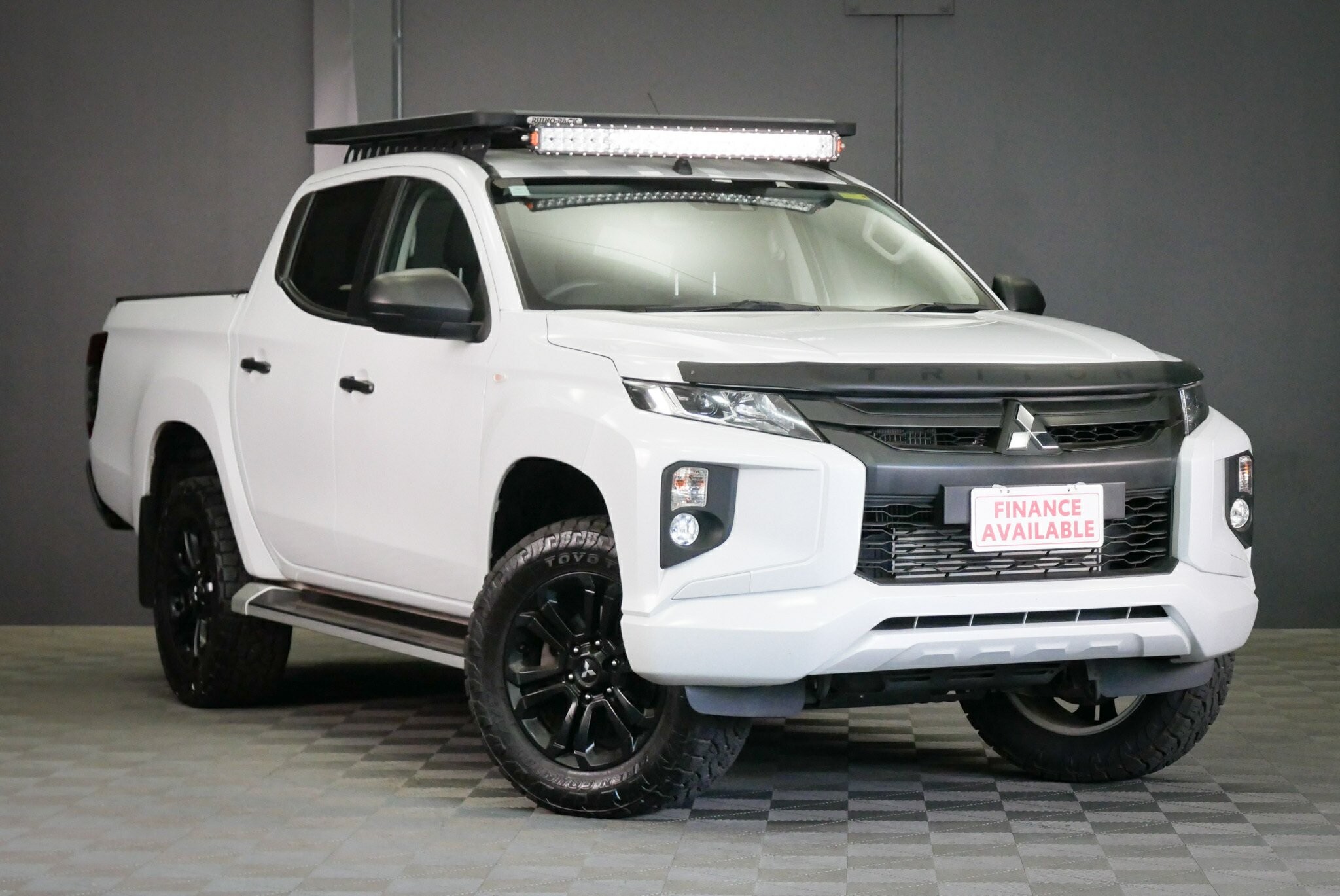 Mitsubishi Triton image 1