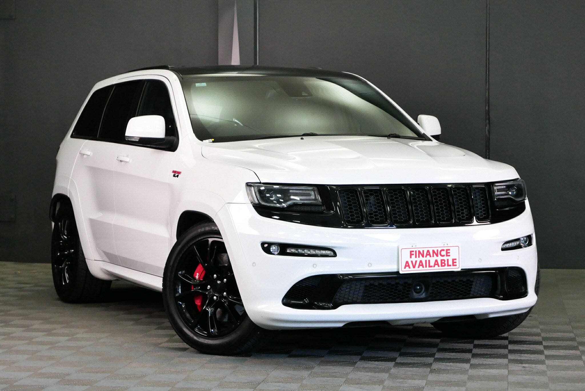 Jeep Grand Cherokee image 1