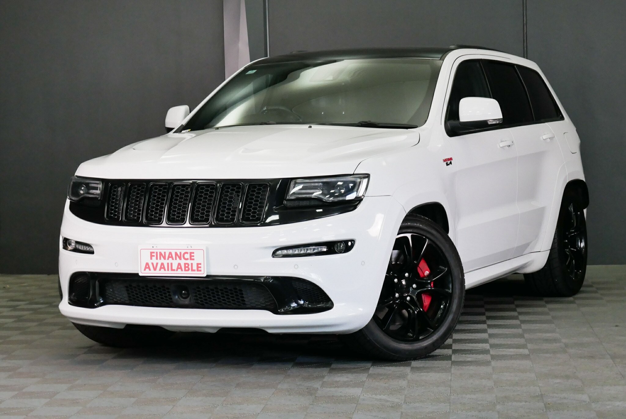 Jeep Grand Cherokee image 3