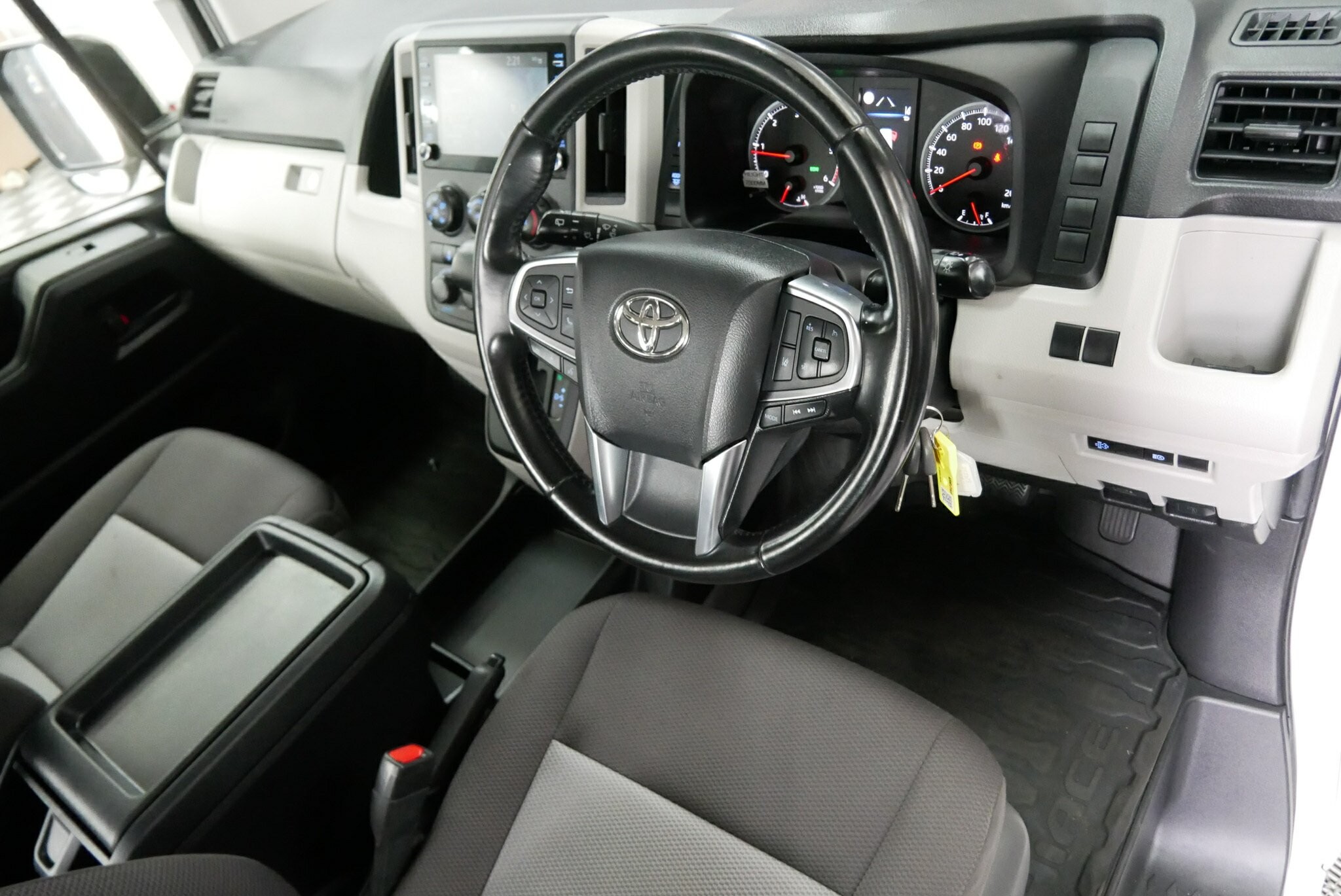 Toyota Hiace image 4