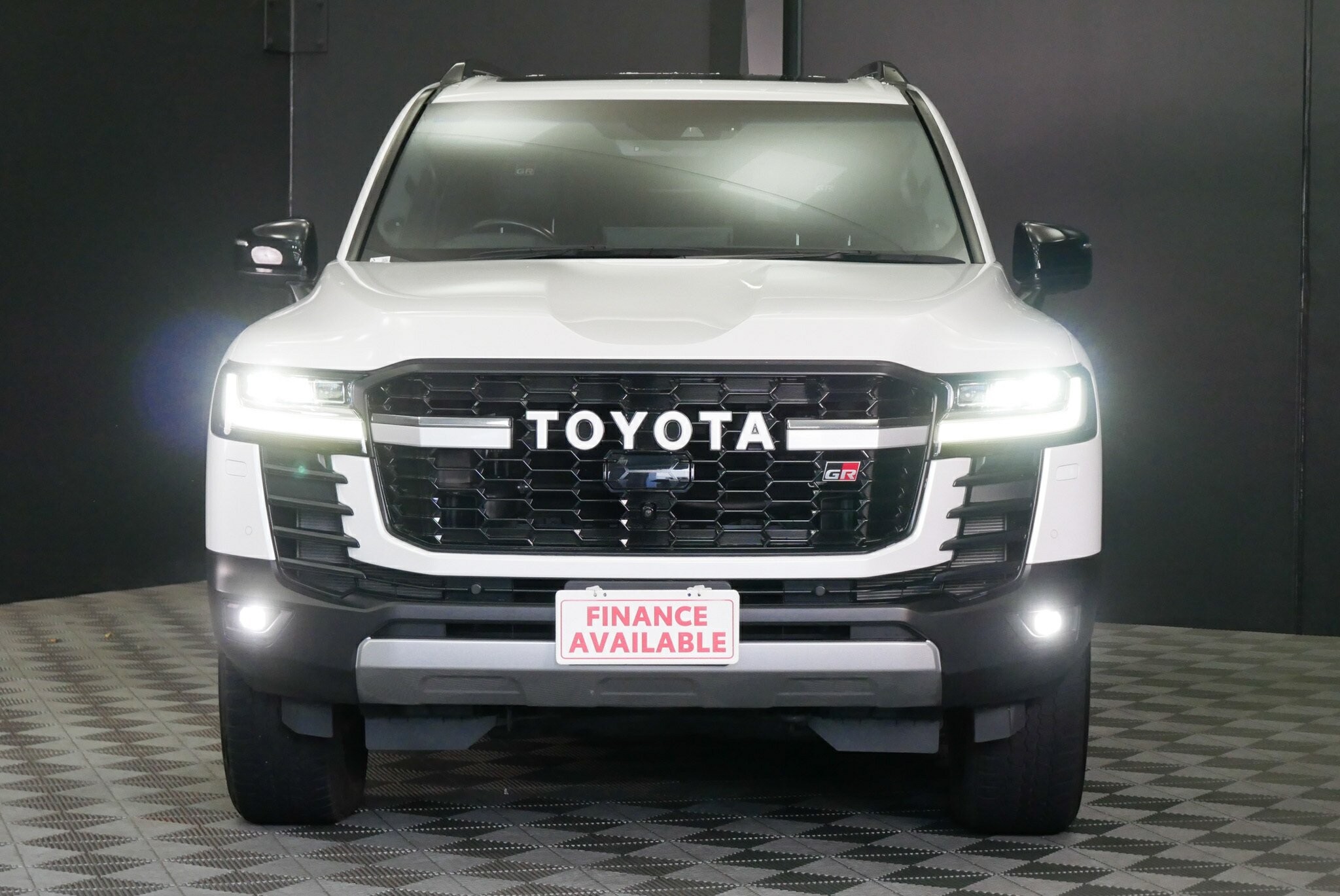 Toyota Landcruiser image 2
