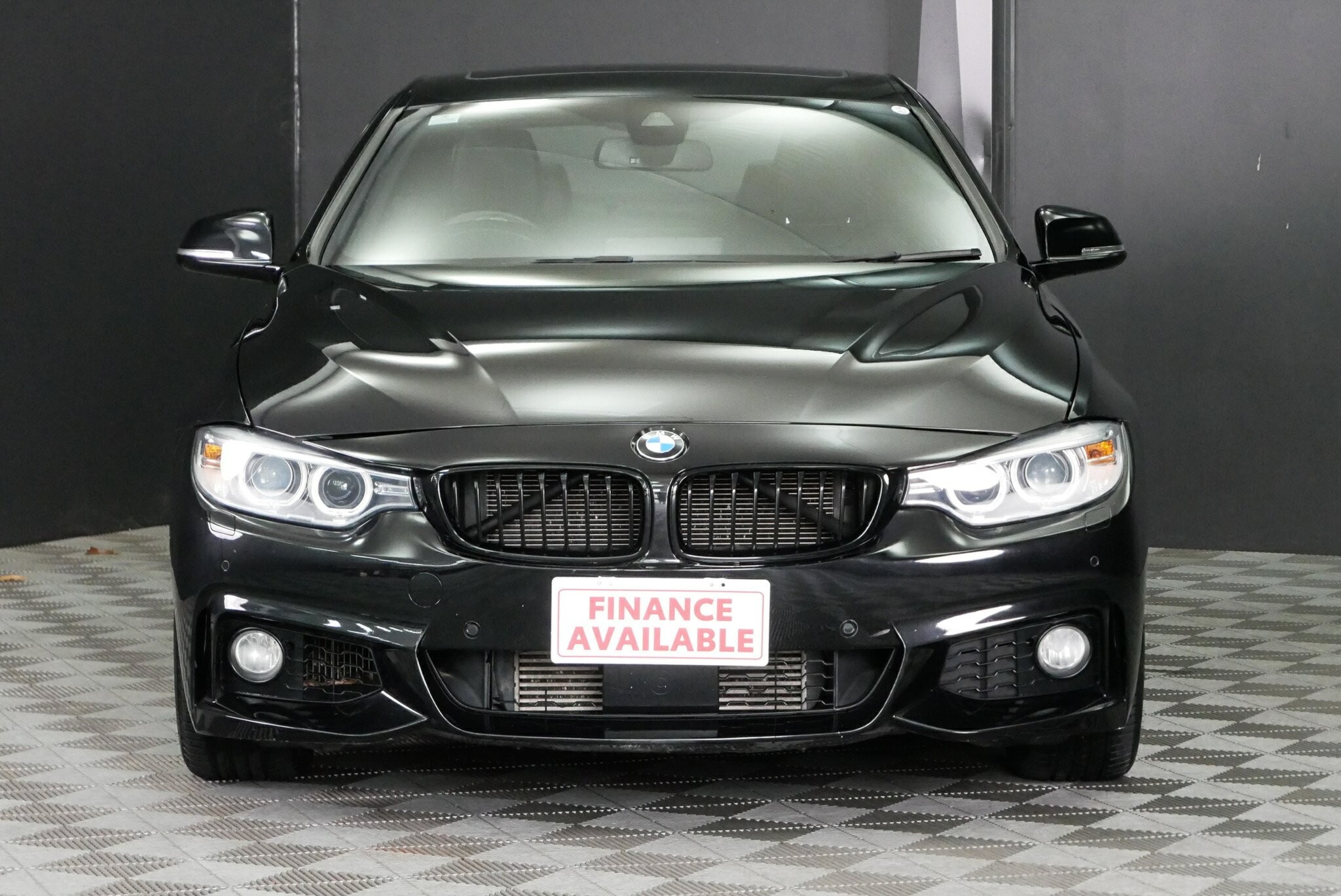 BMW 4 Series image 2