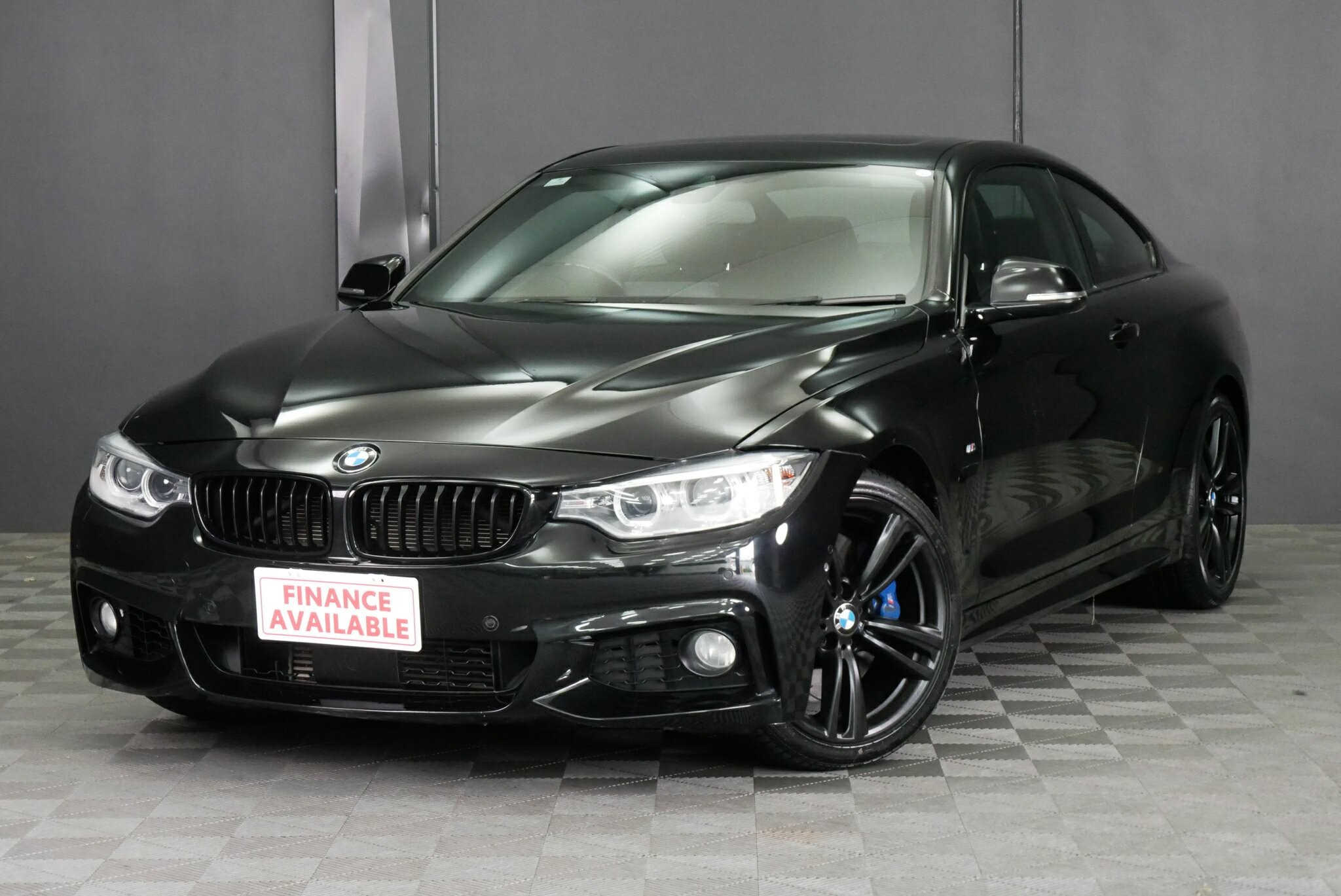 BMW 4 Series image 3