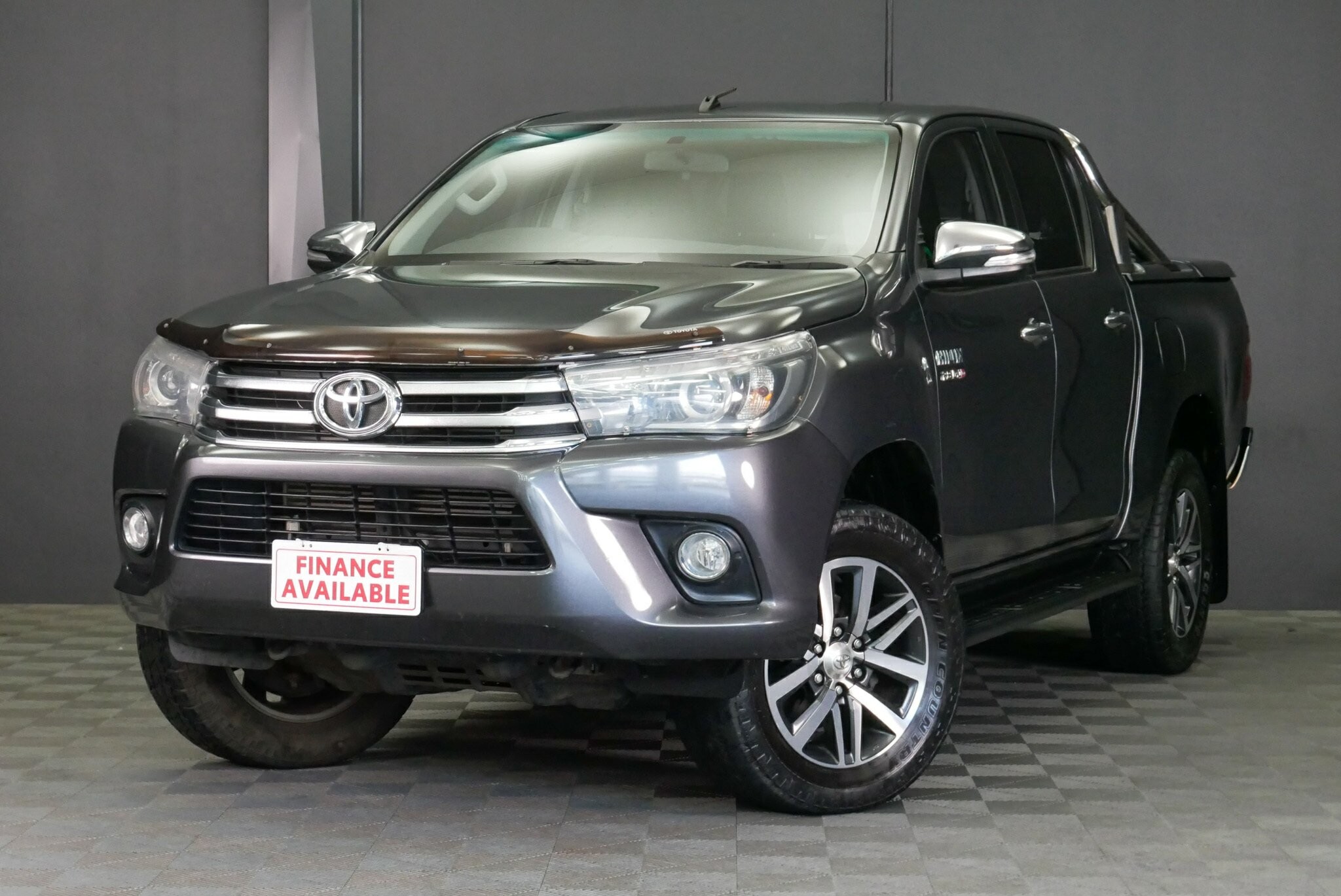 Toyota Hilux image 3
