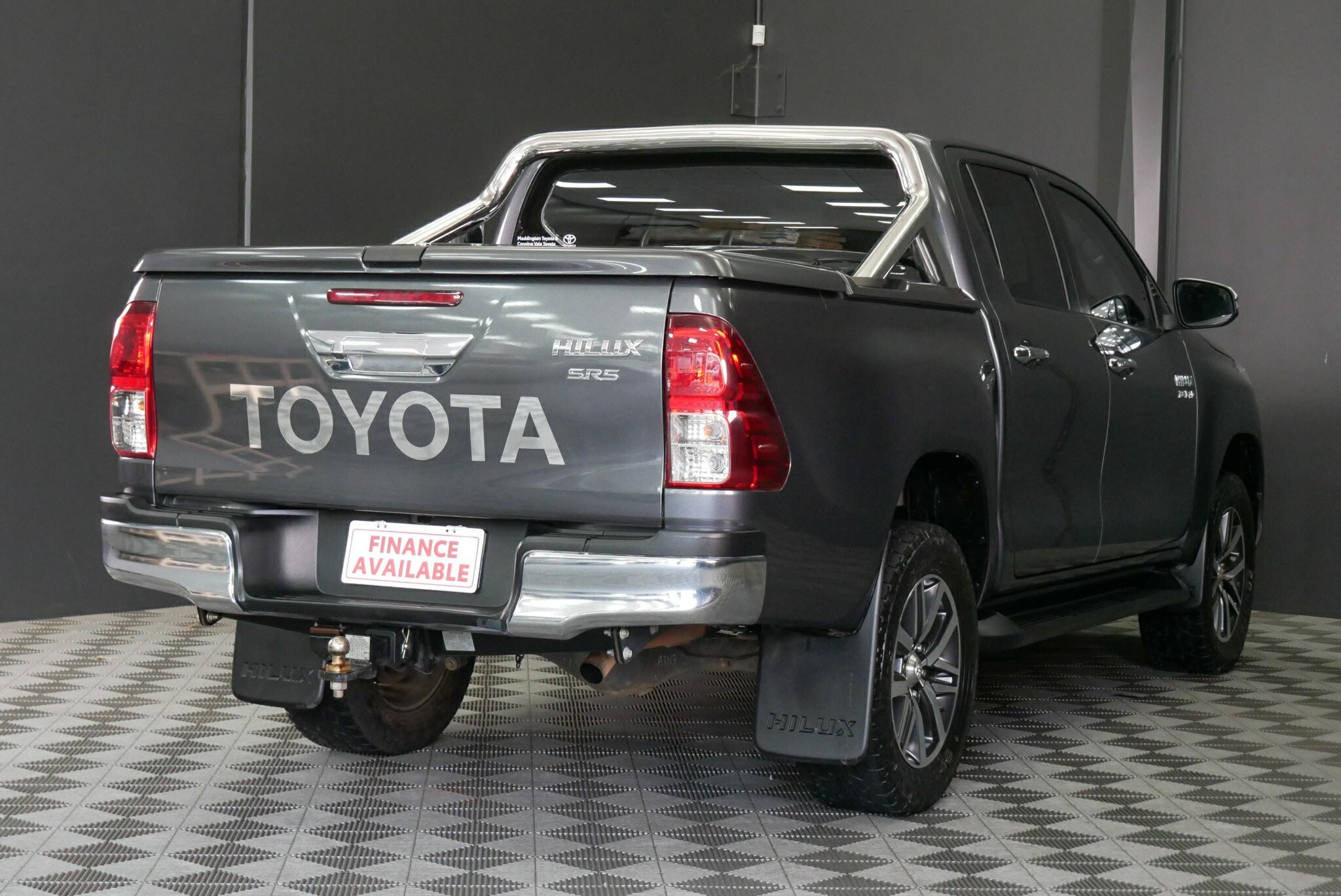 Toyota Hilux image 4