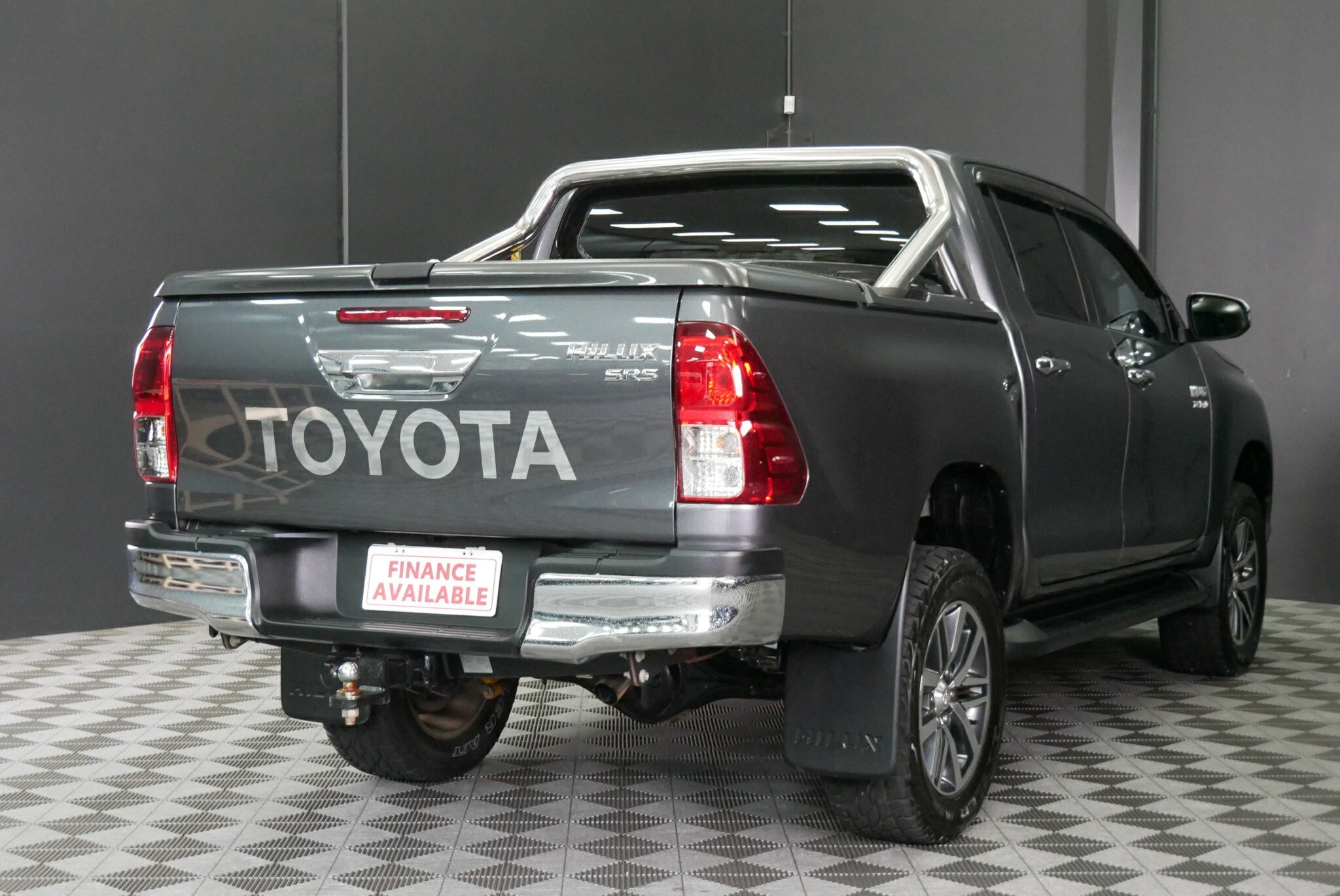 Toyota Hilux image 3