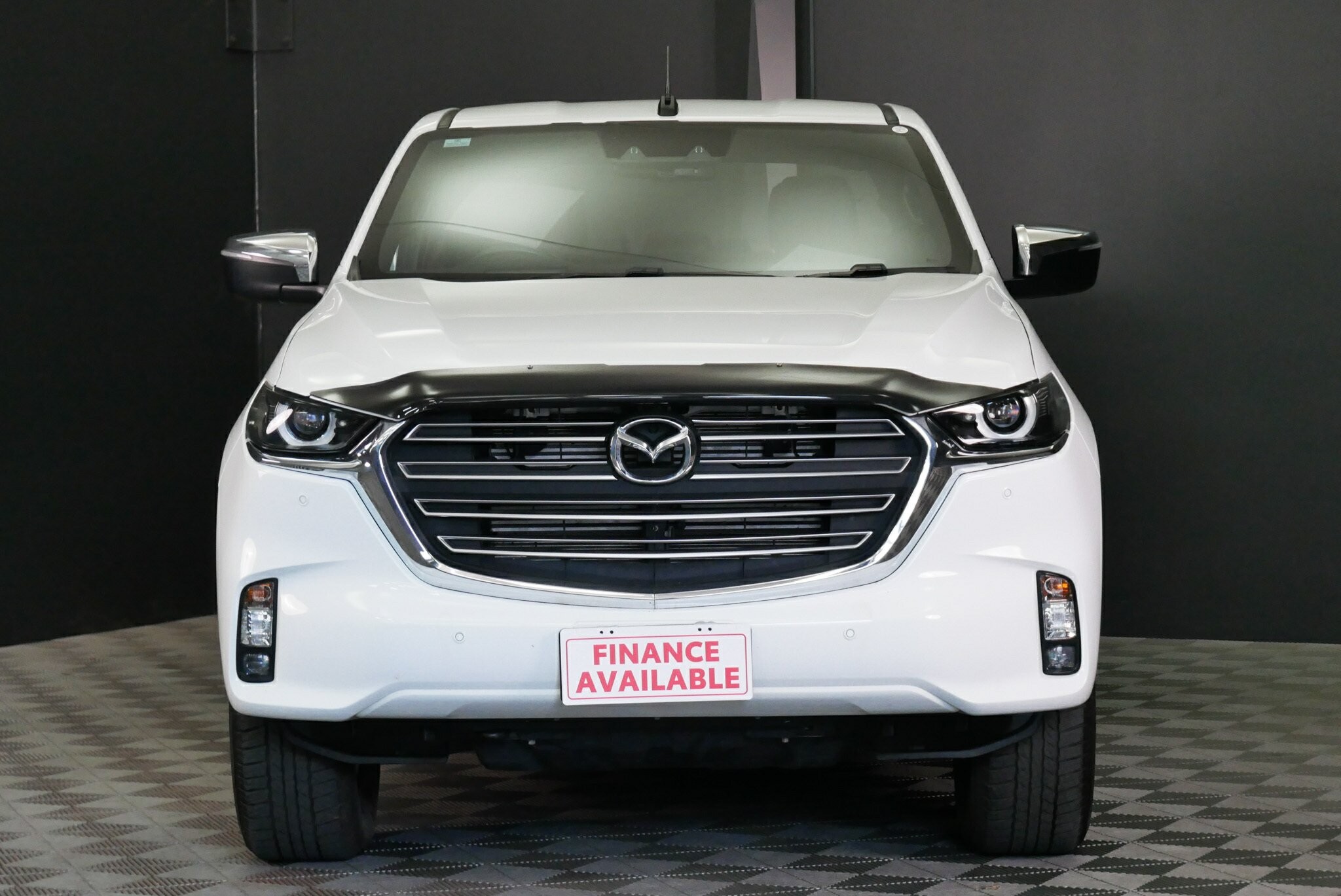 Mazda Bt-50 image 2