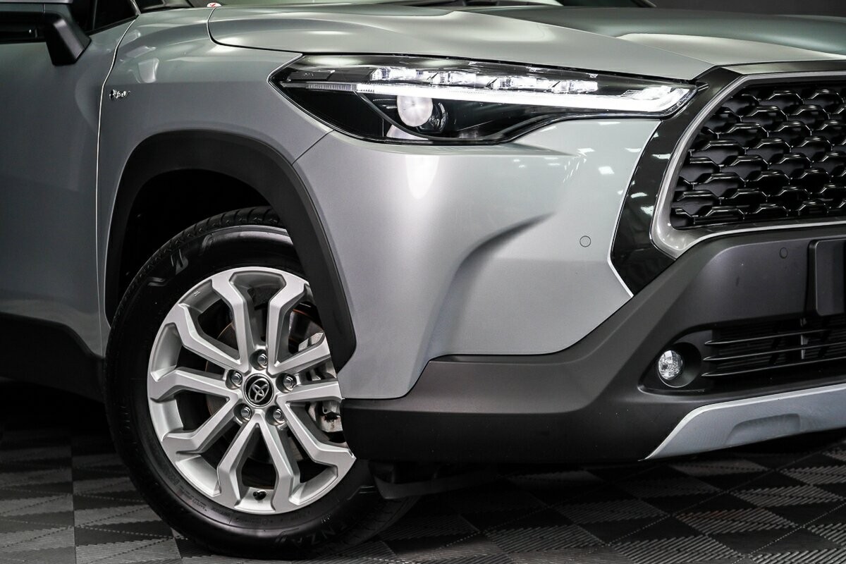 Toyota Corolla Cross image 2