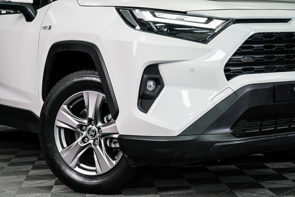 Toyota Rav4 image 2