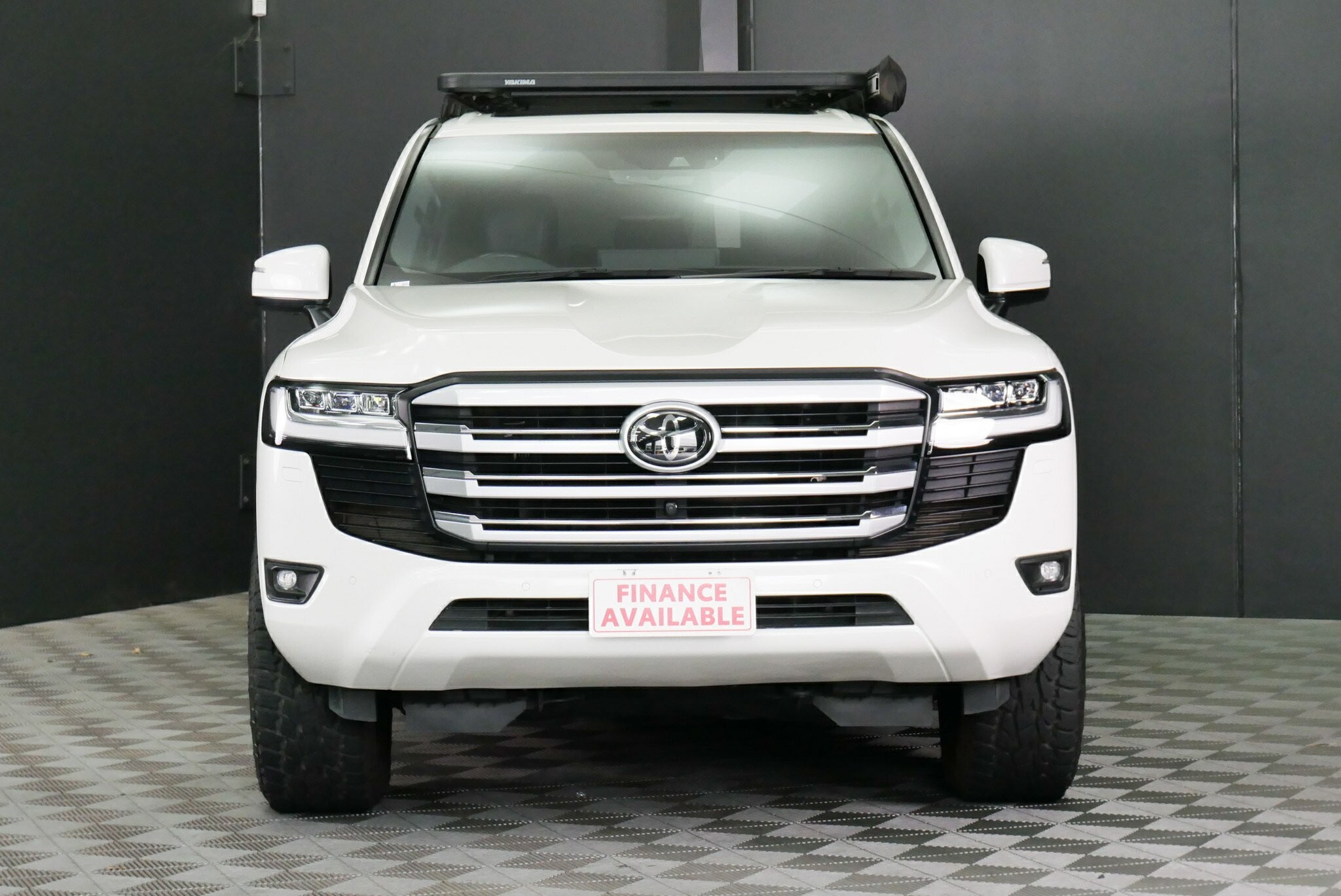 Toyota Landcruiser image 2