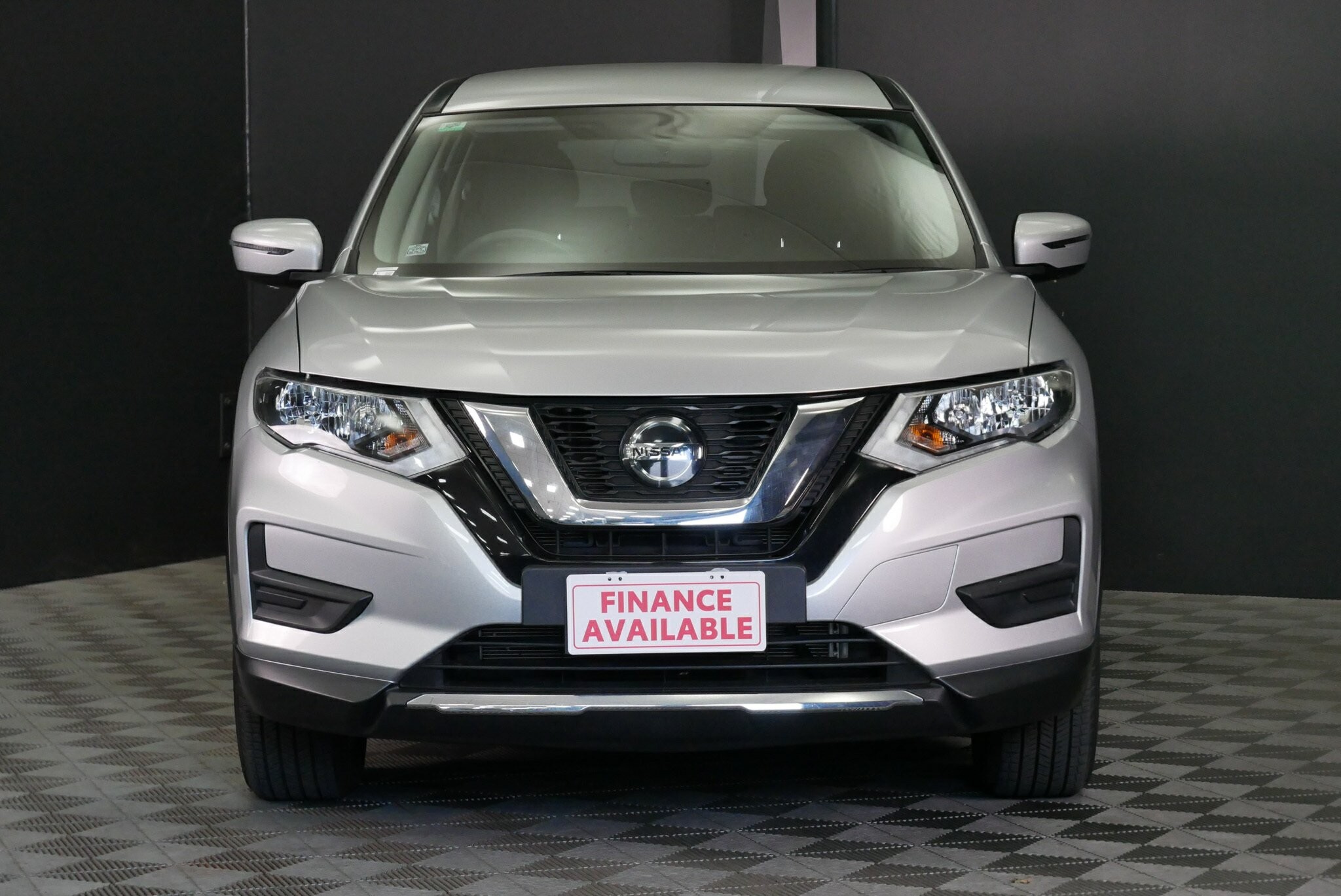 Nissan X-trail image 2