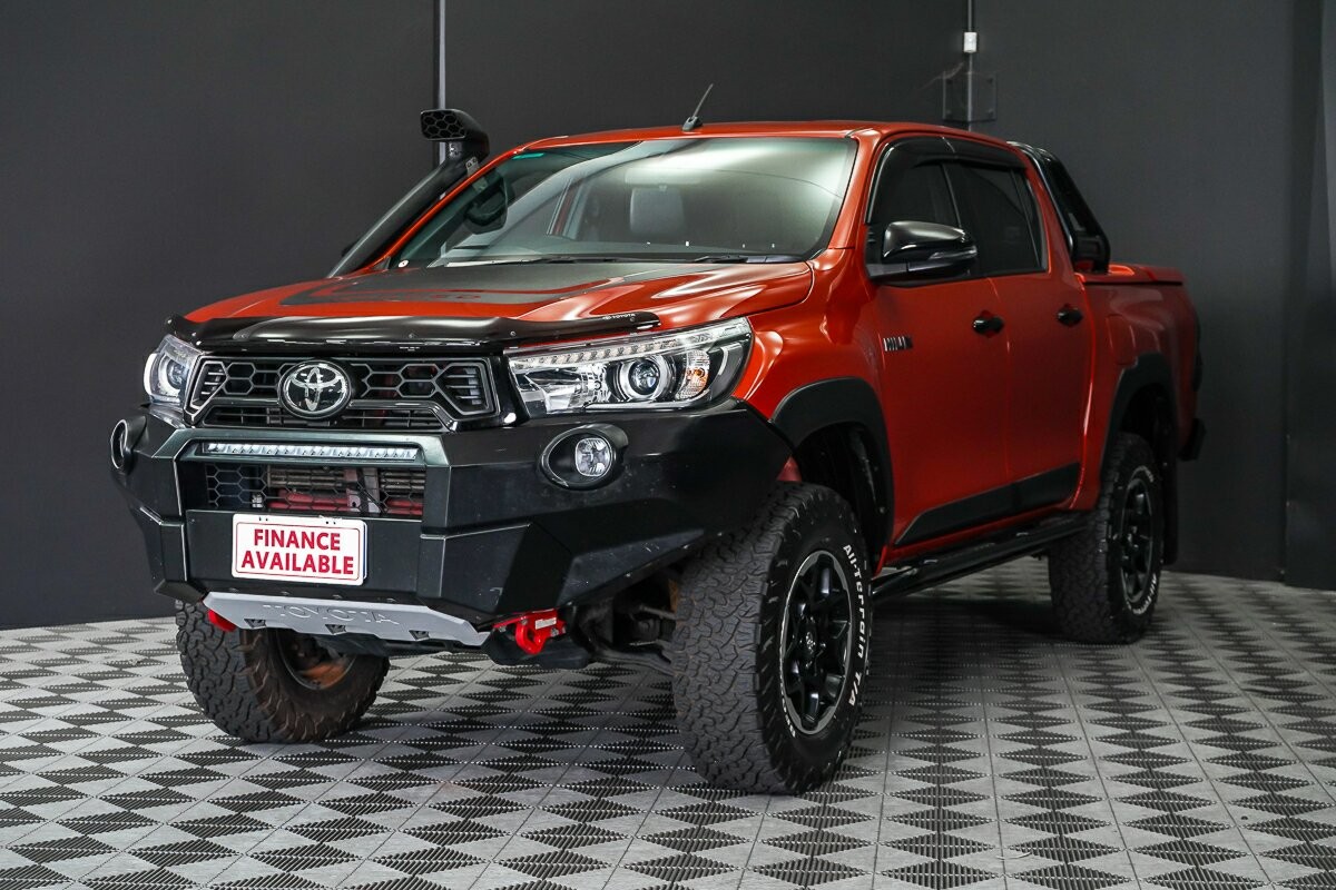 Toyota Hilux image 2