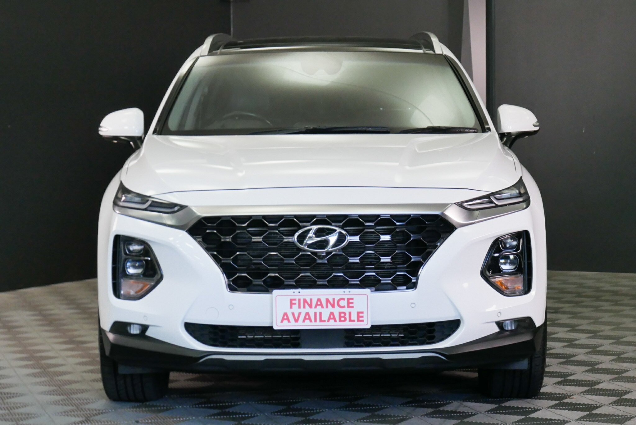 Hyundai Santa Fe image 2