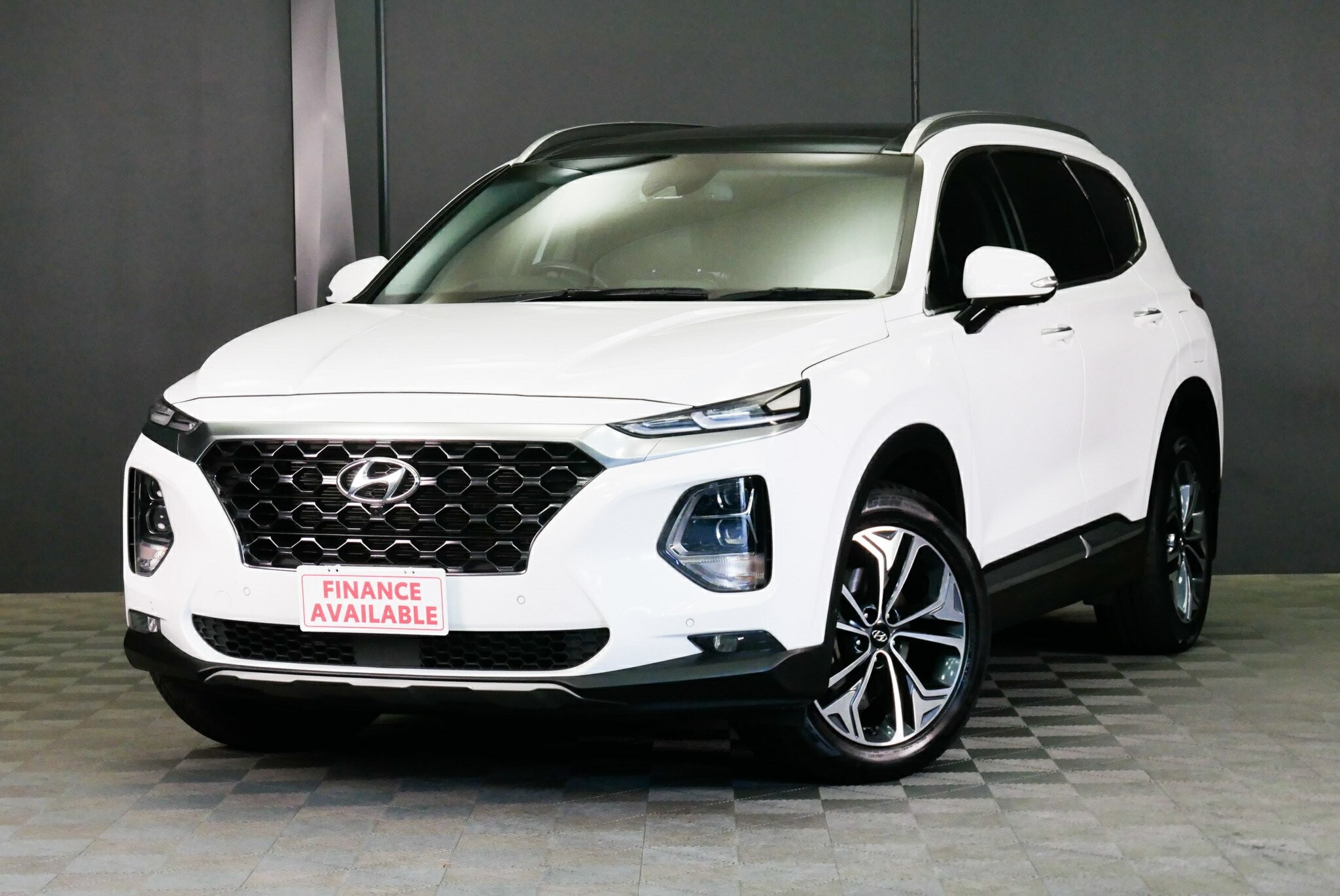 Hyundai Santa Fe image 3