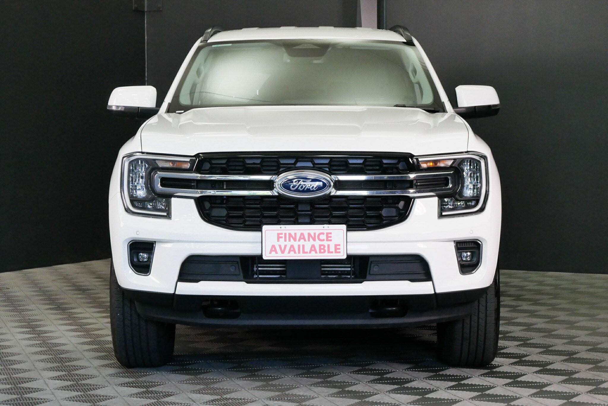 Ford Everest image 2