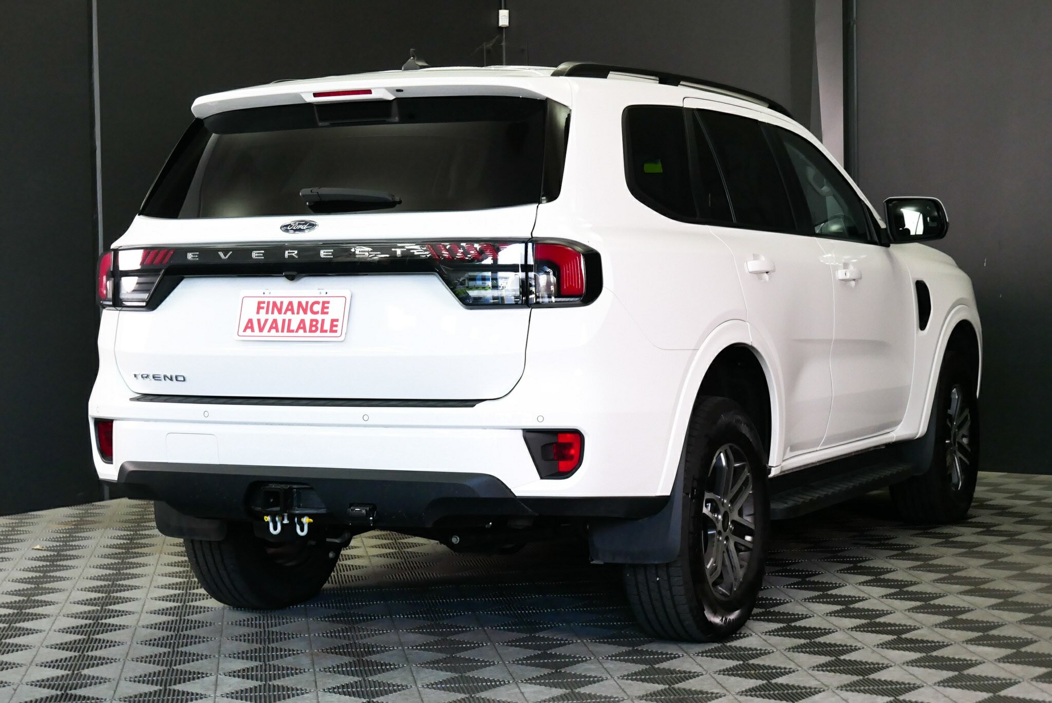 Ford Everest image 4