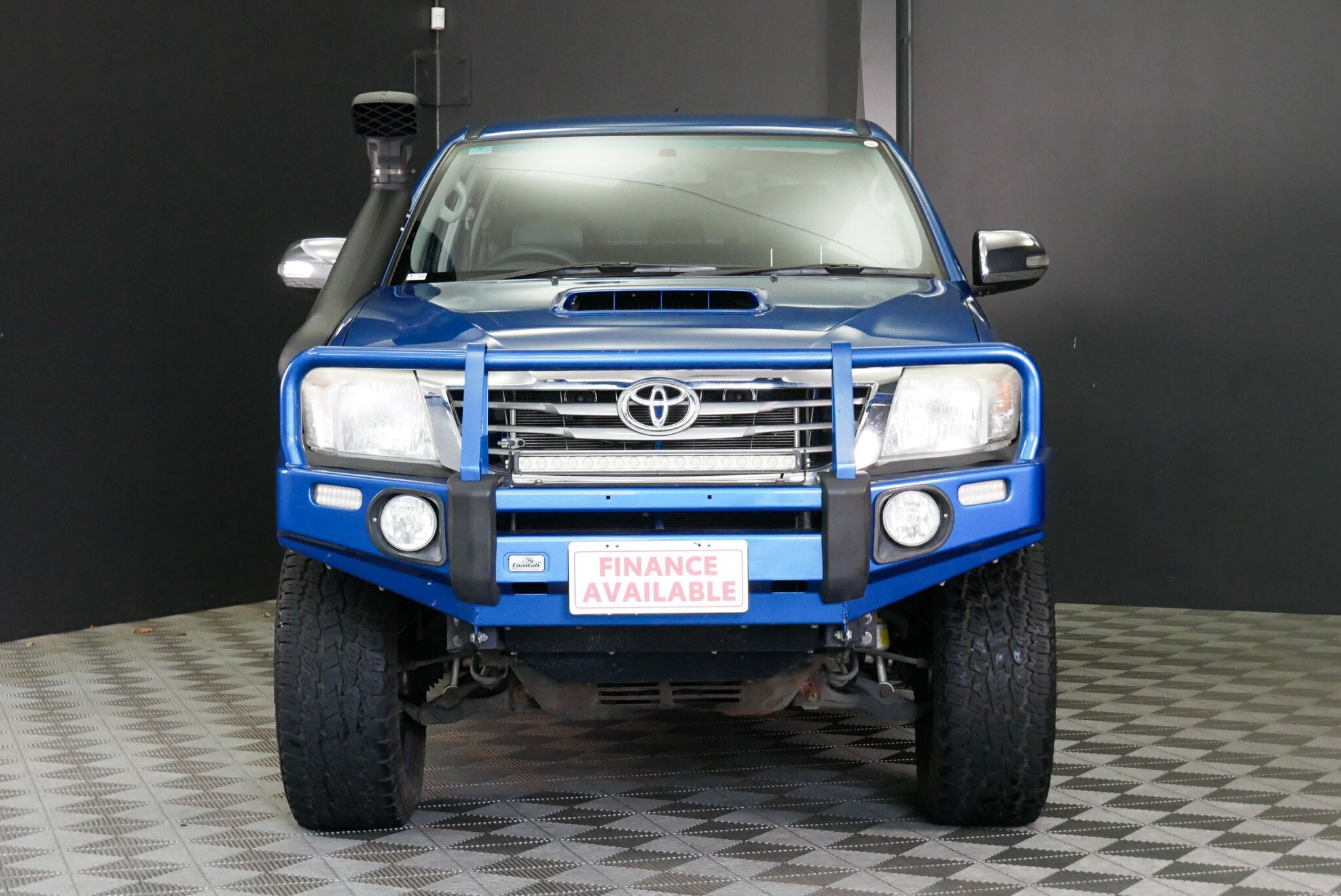 Toyota Hilux image 2