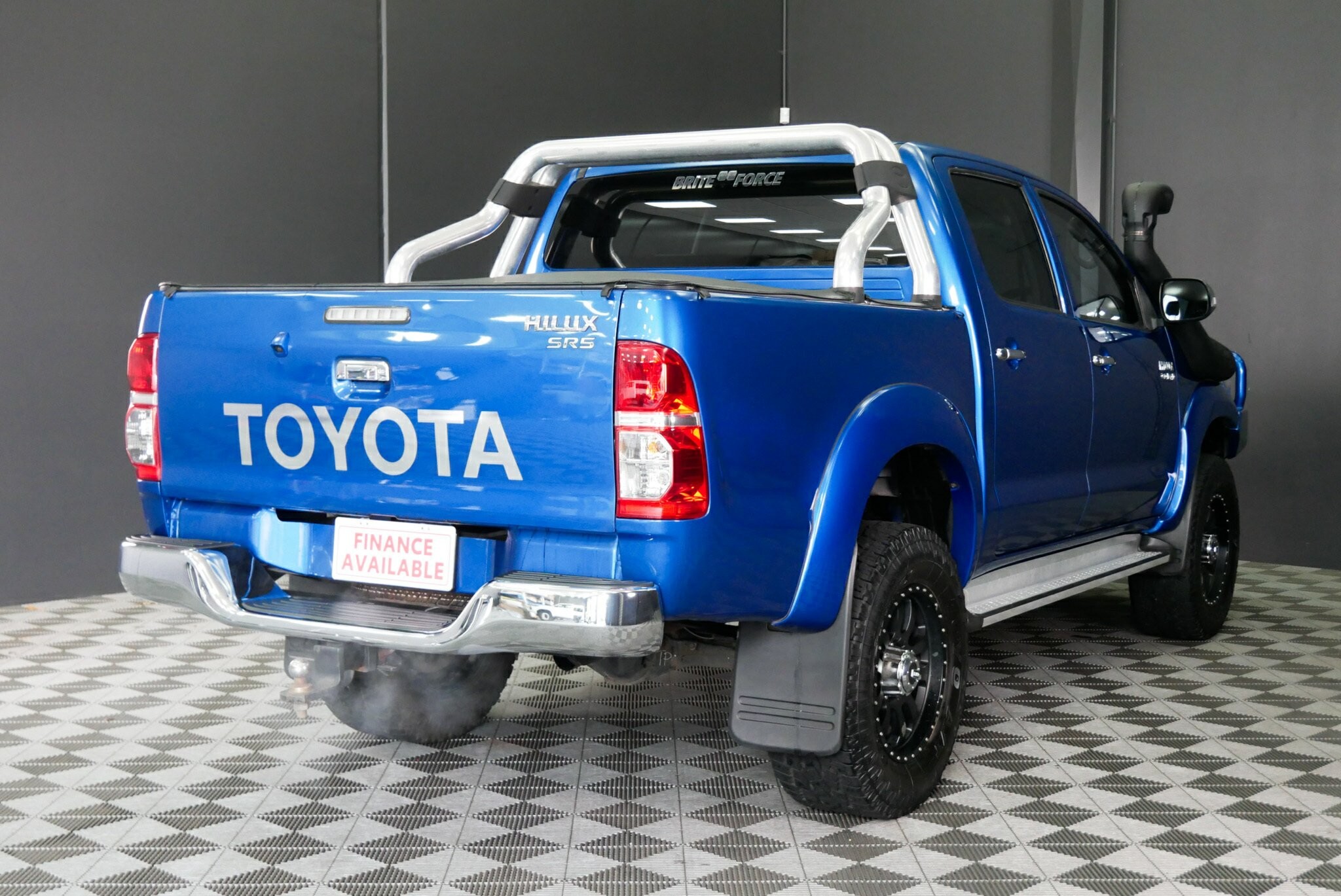Toyota Hilux image 4