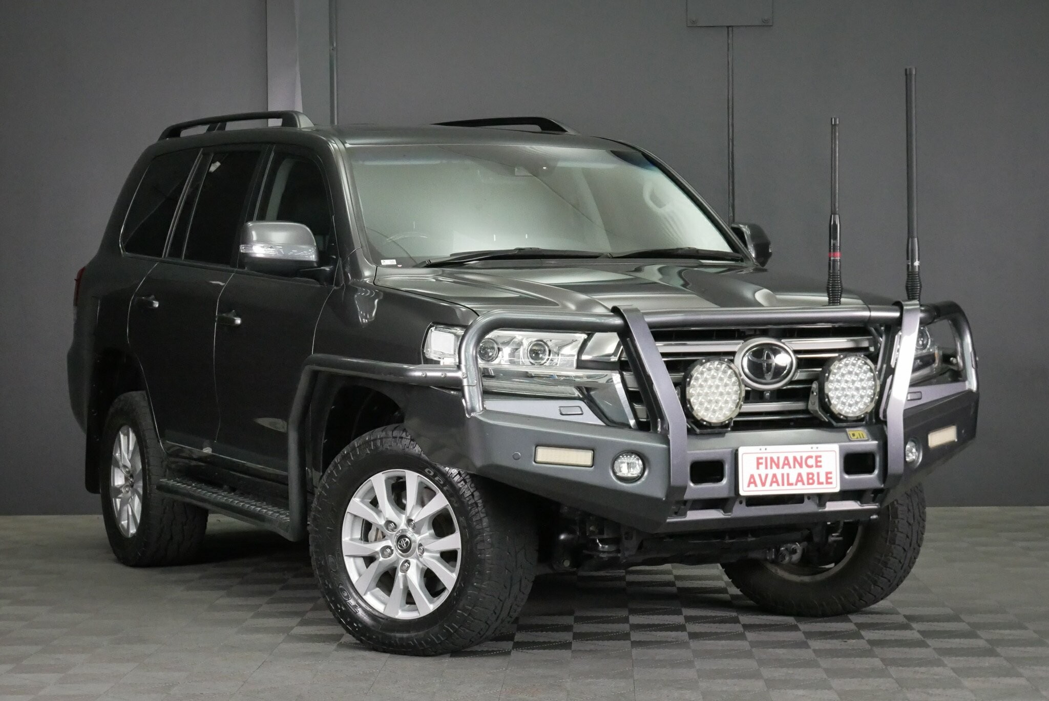 Toyota Landcruiser image 1
