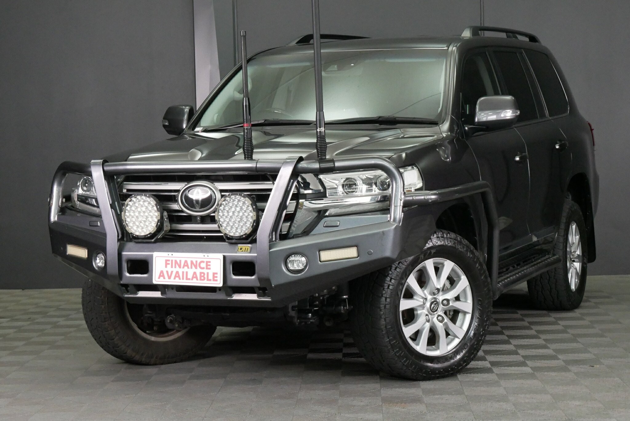 Toyota Landcruiser image 3