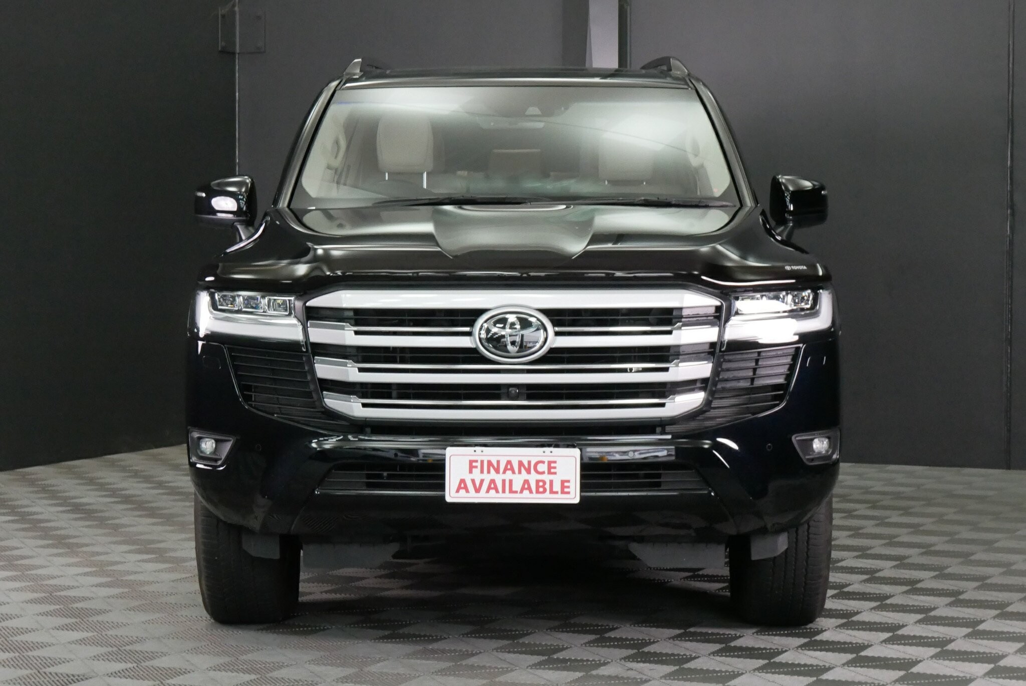Toyota Landcruiser image 2