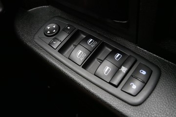 https://vehicle-cdn.autoleague.cloud/30640_U108867_18.jpg