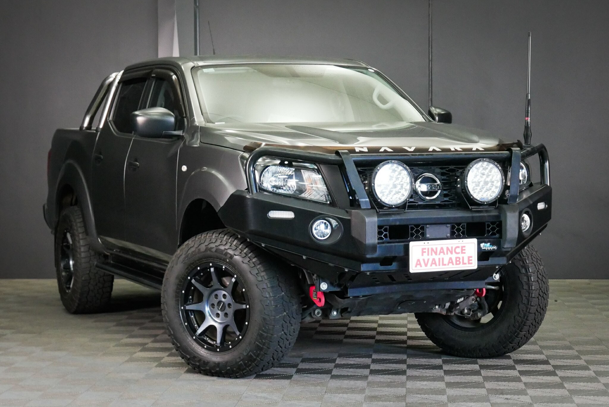 Nissan Navara image 1