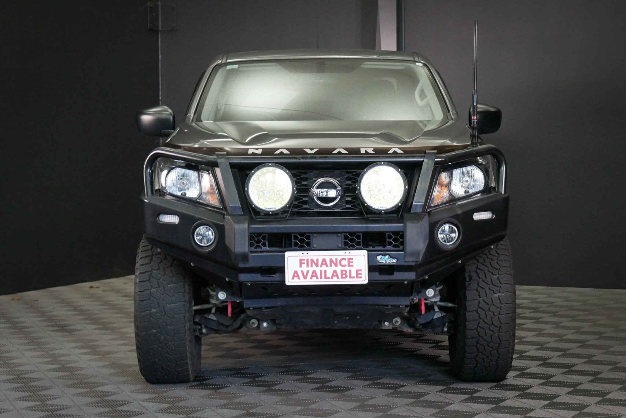 Nissan Navara image 2