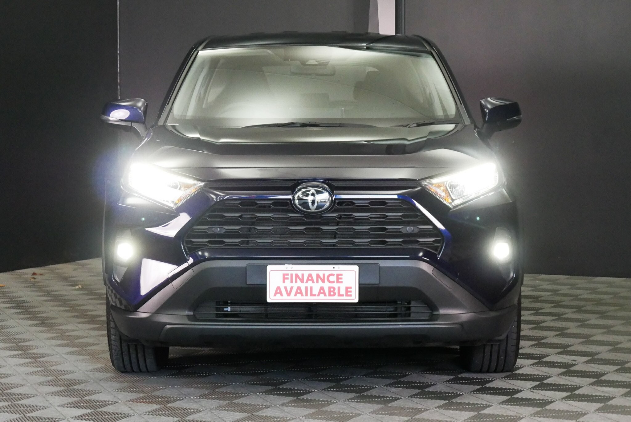 Toyota Rav4 image 2