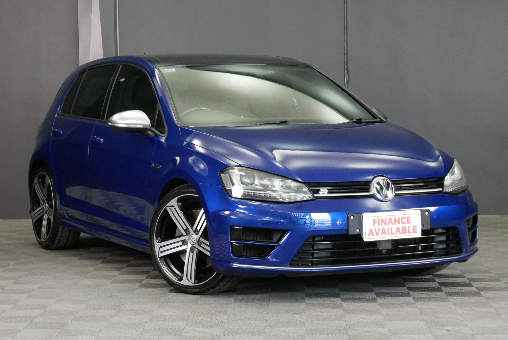 Volkswagen Golf image 1