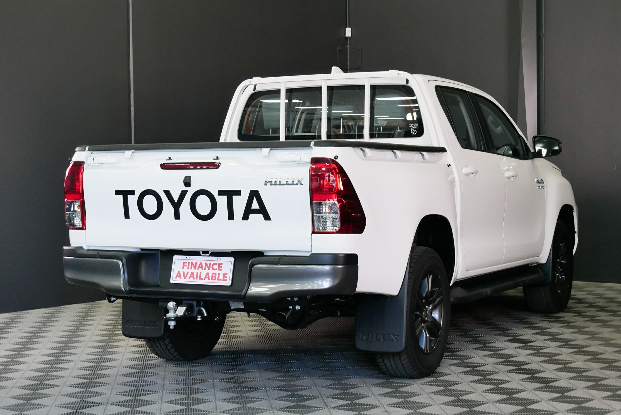 Toyota Hilux image 4