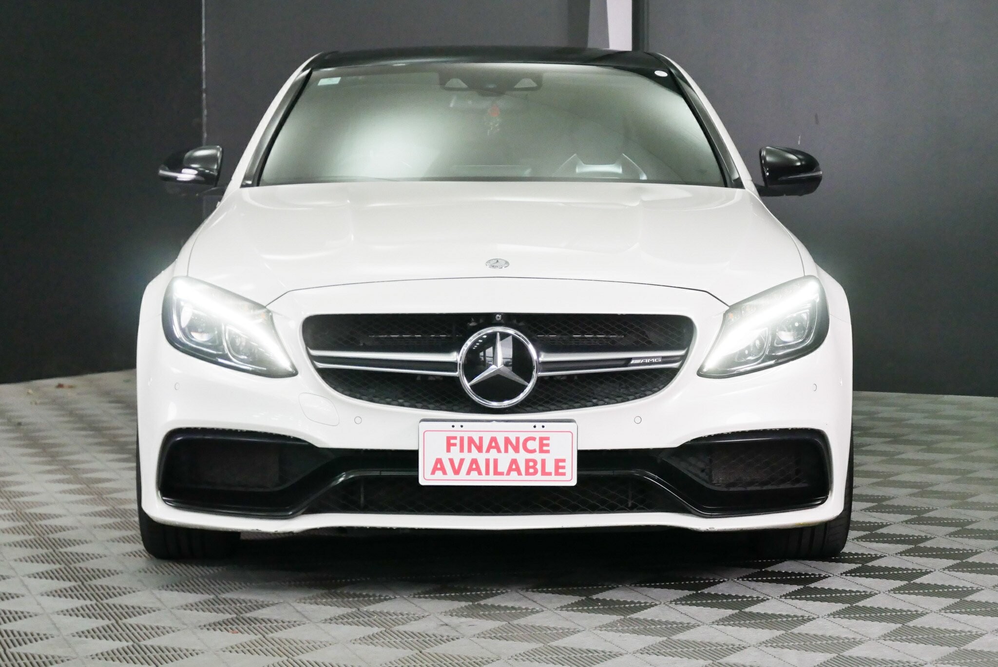 Mercedes Benz C-class image 2