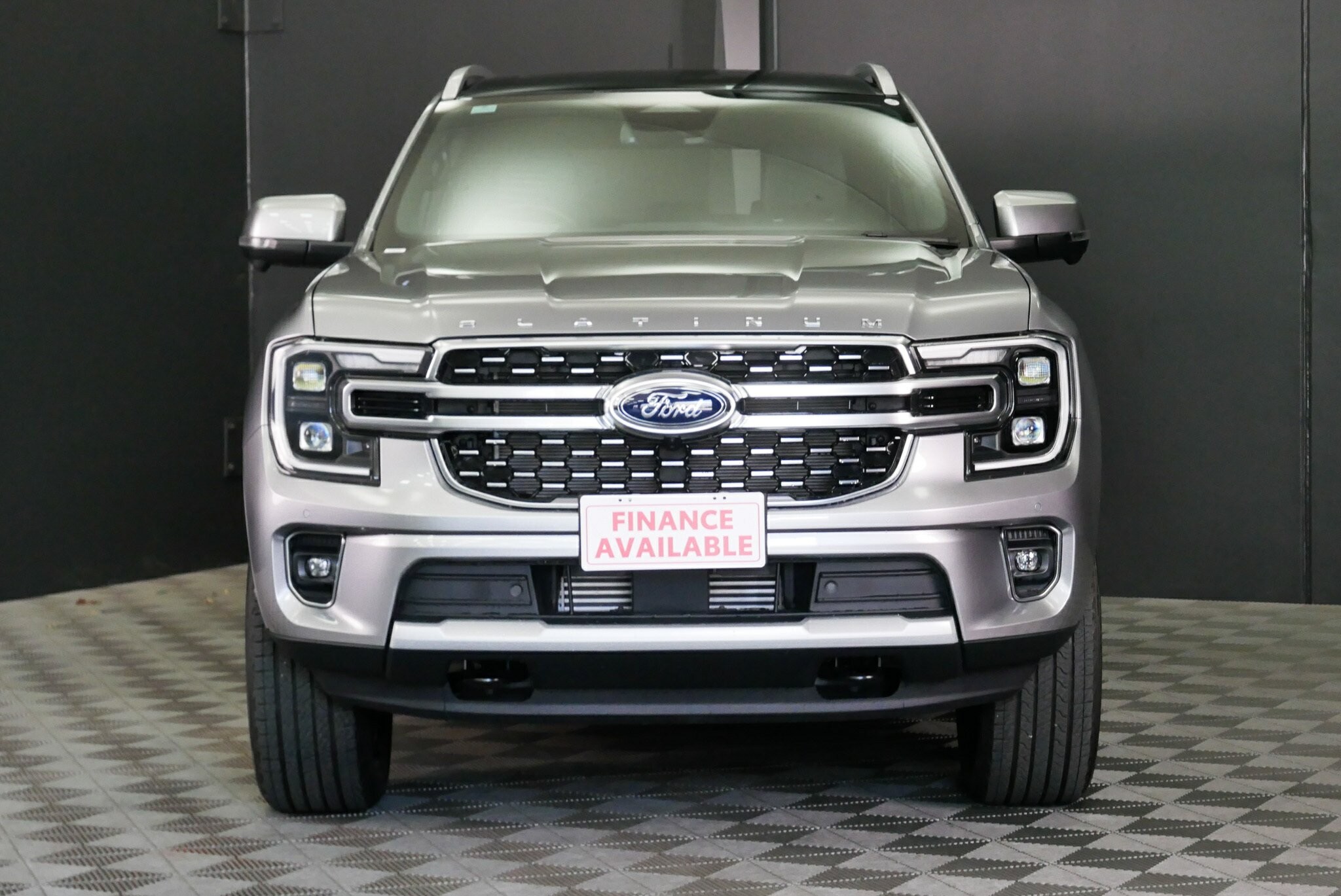 Ford Everest image 2