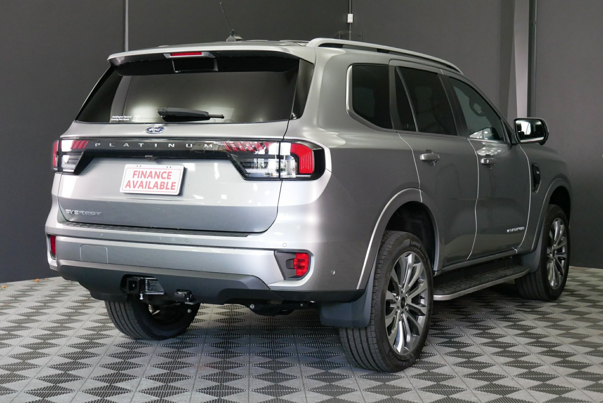 Ford Everest image 4