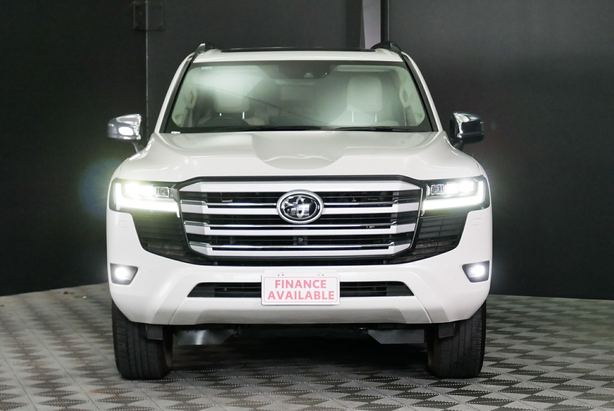 Toyota Landcruiser image 2