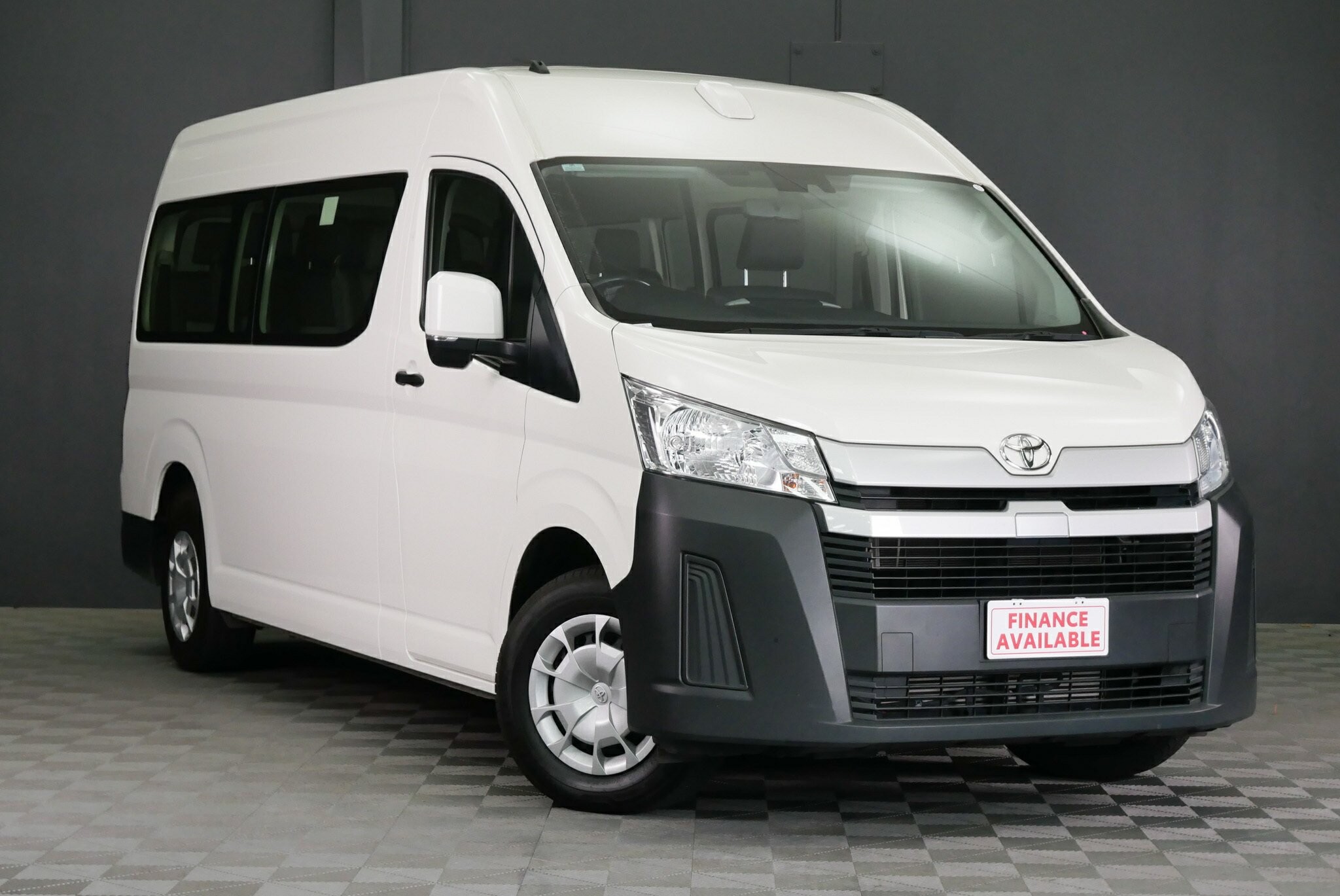Toyota Hiace image 1