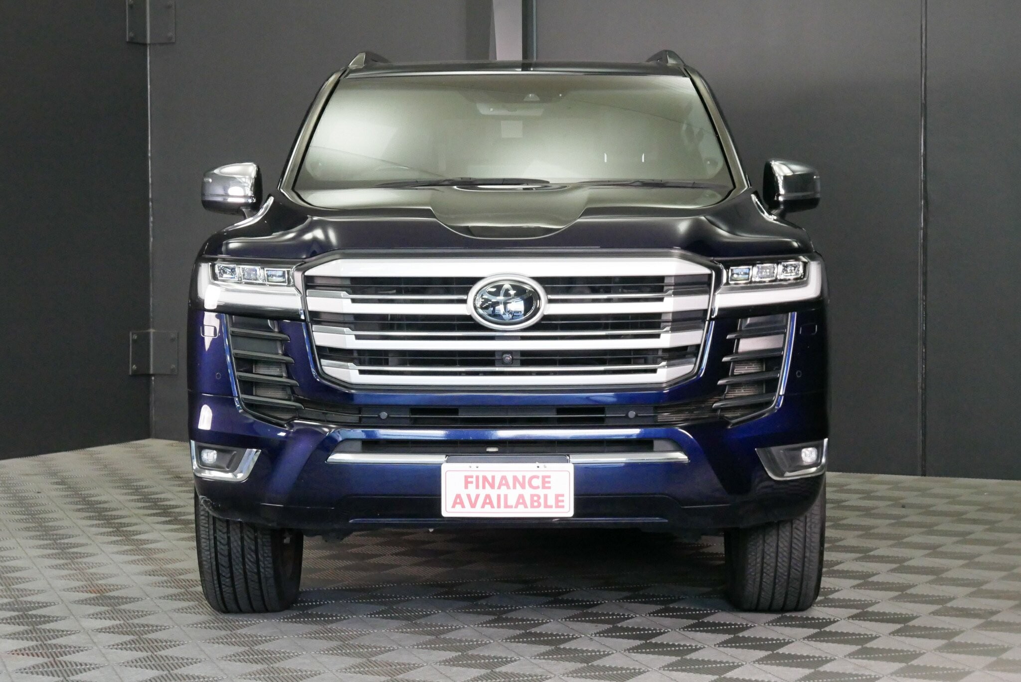 Toyota Landcruiser image 2