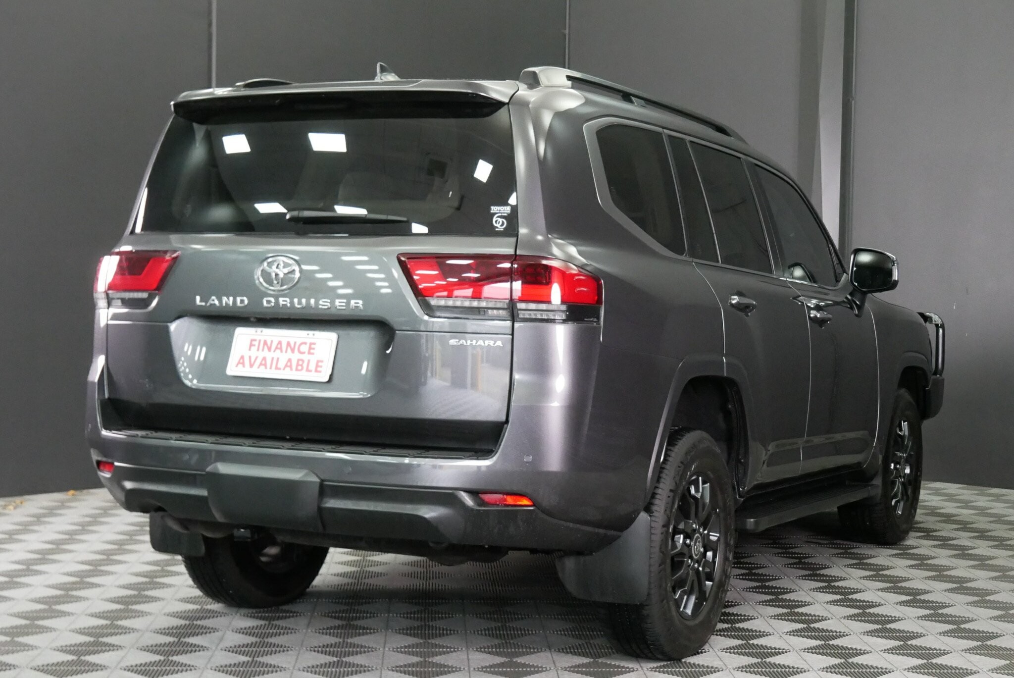 Toyota Landcruiser image 4
