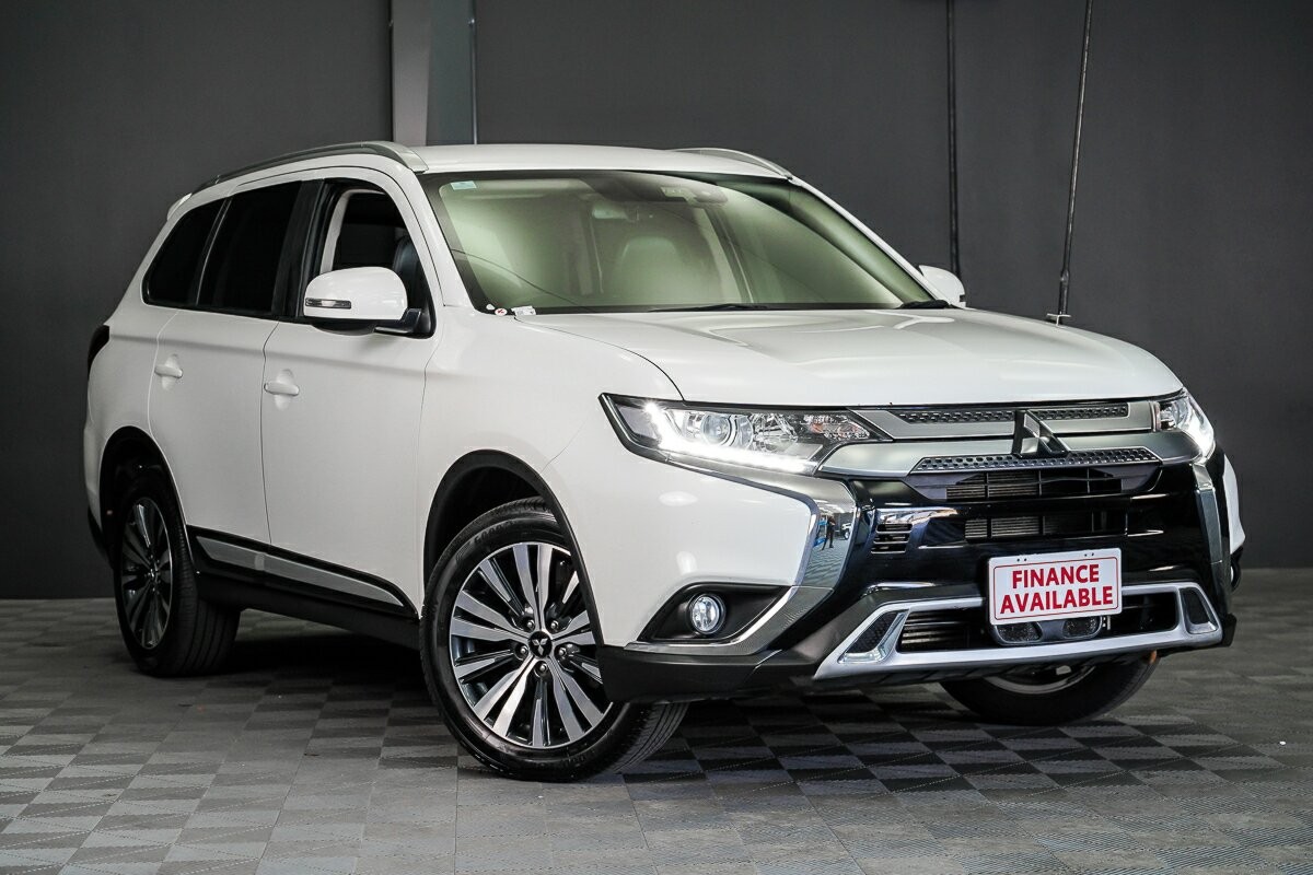 Mitsubishi Outlander image 1