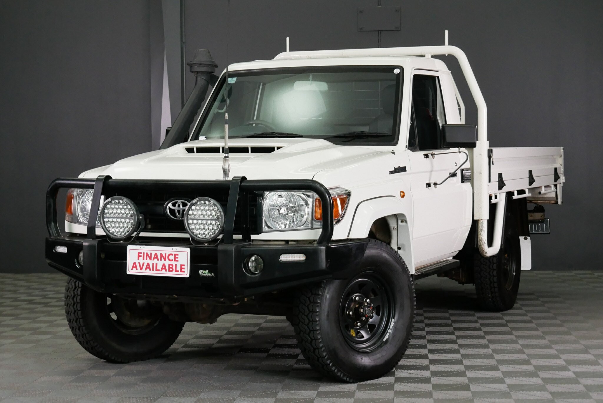 Toyota Landcruiser image 3