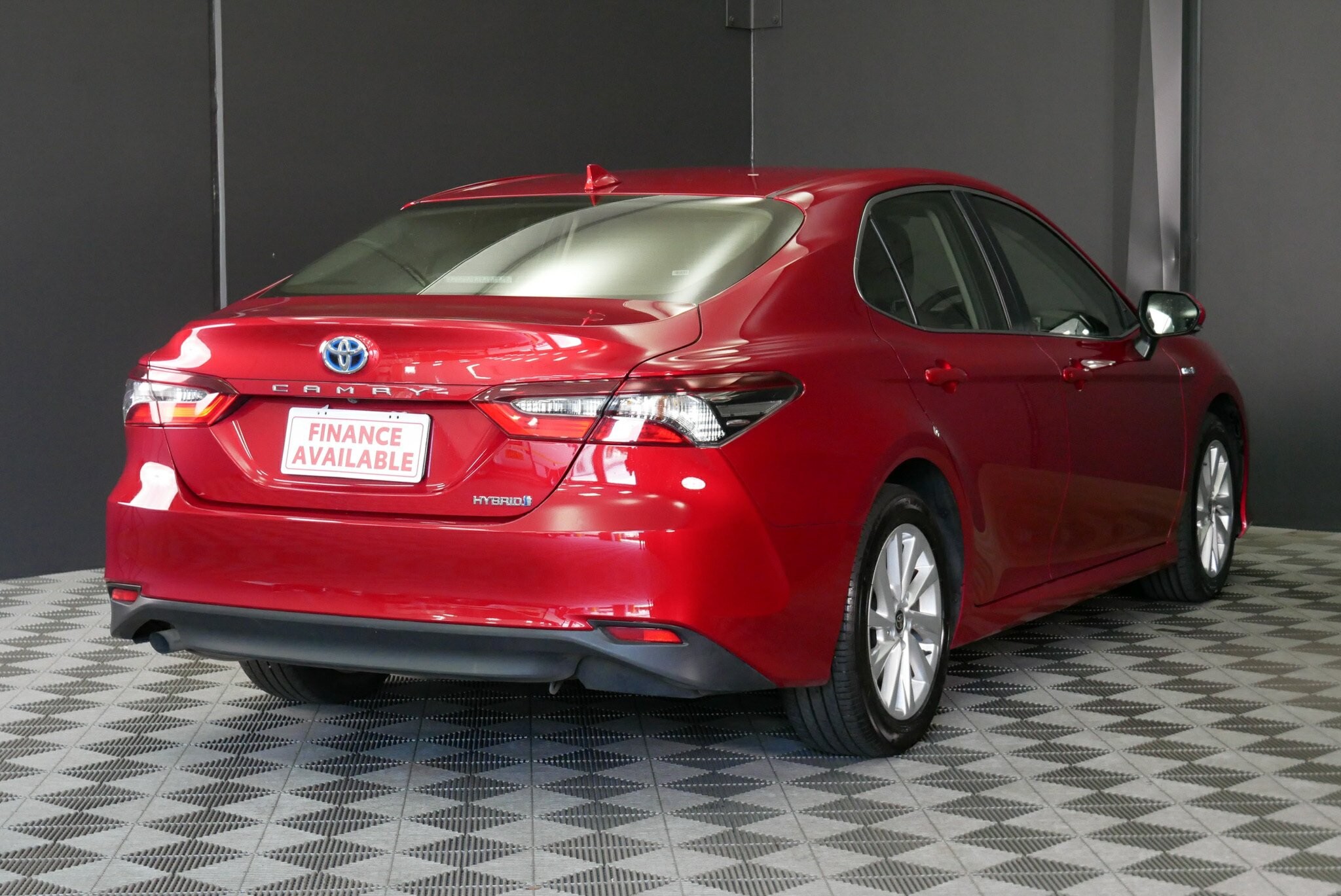 Toyota Camry image 4
