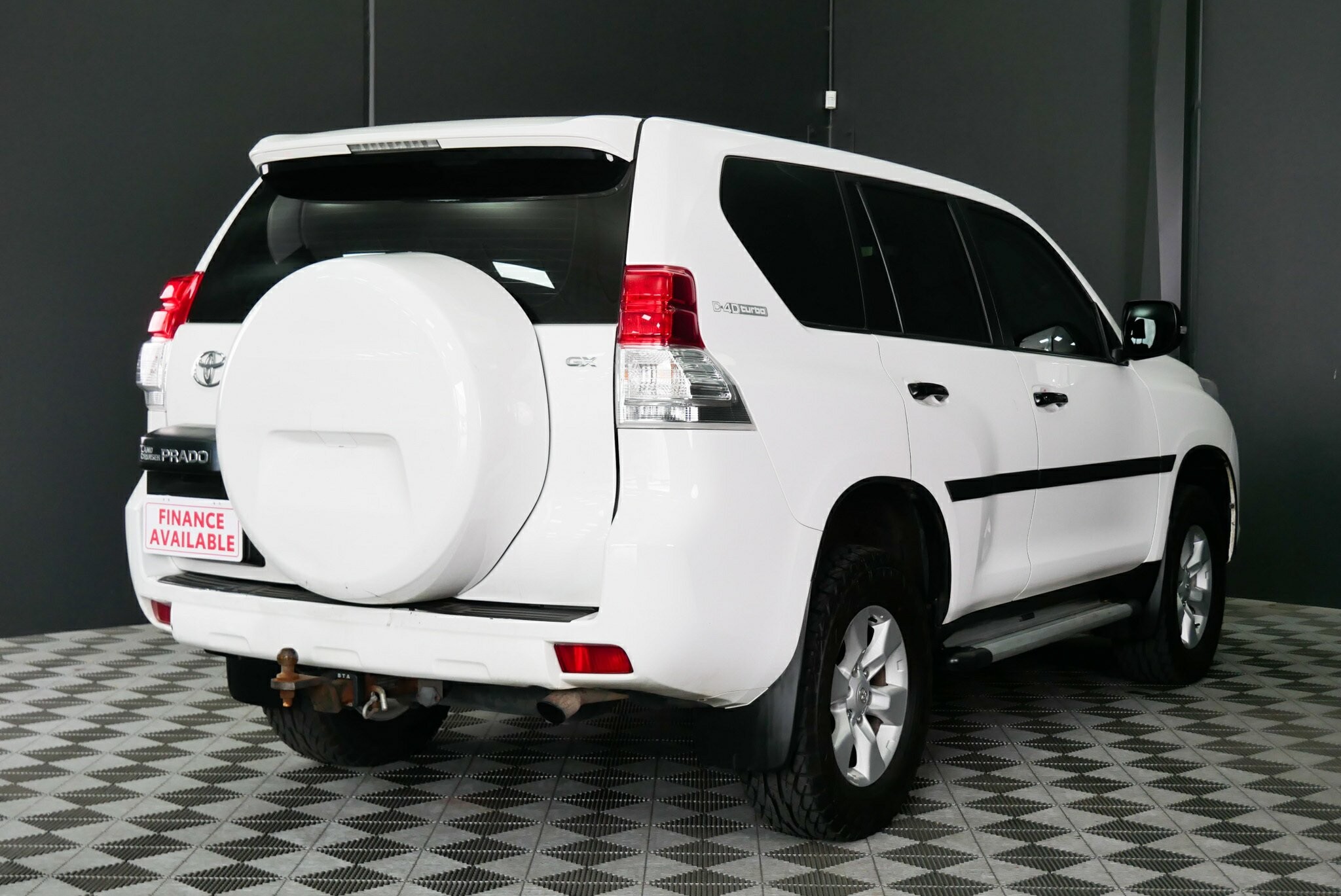 Toyota Landcruiser Prado image 4