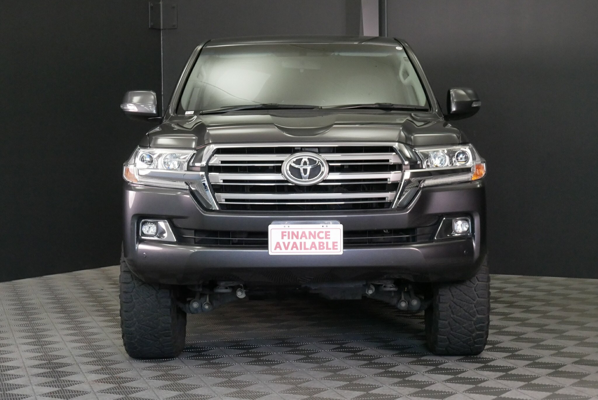 Toyota Landcruiser image 2