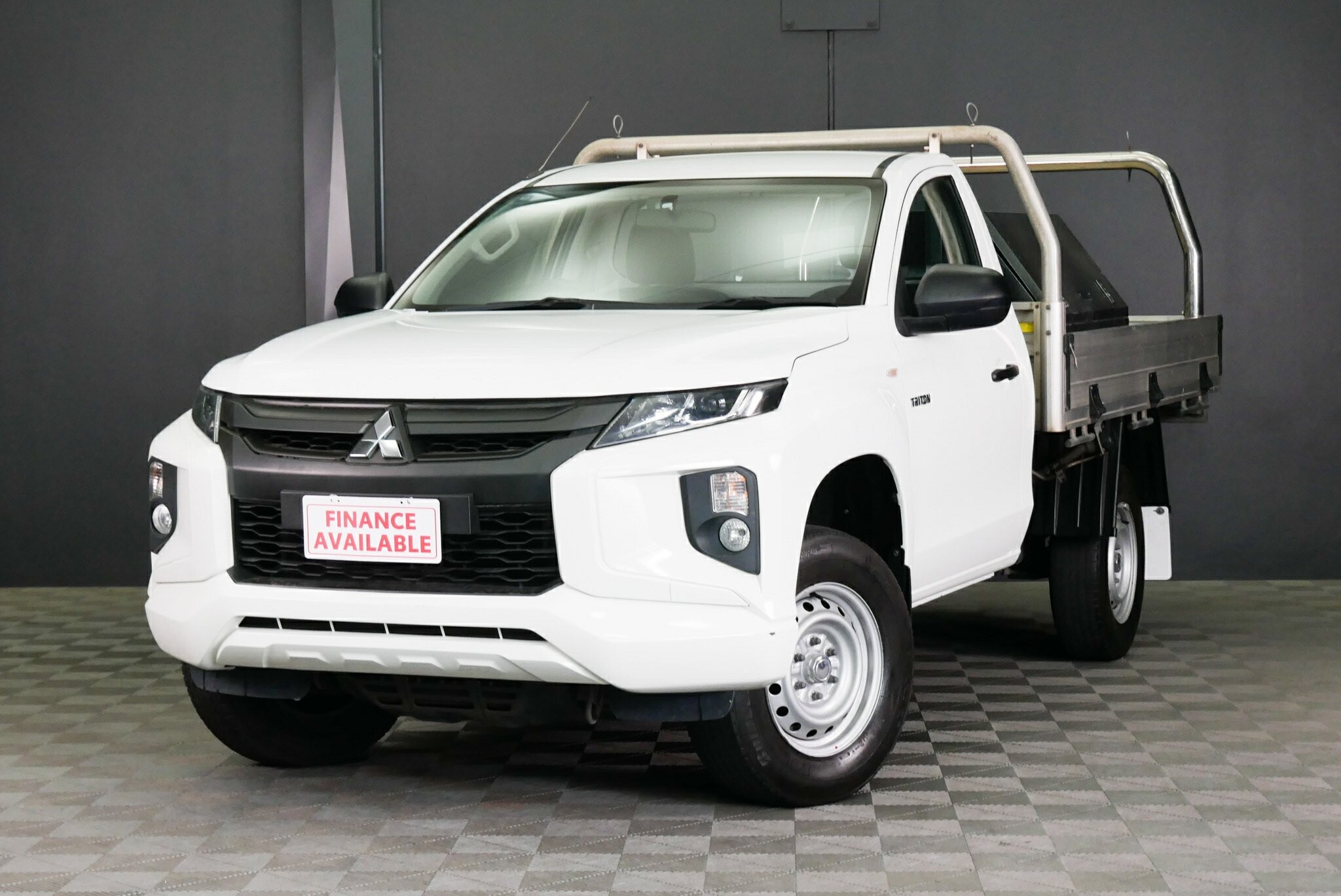 Mitsubishi Triton image 3