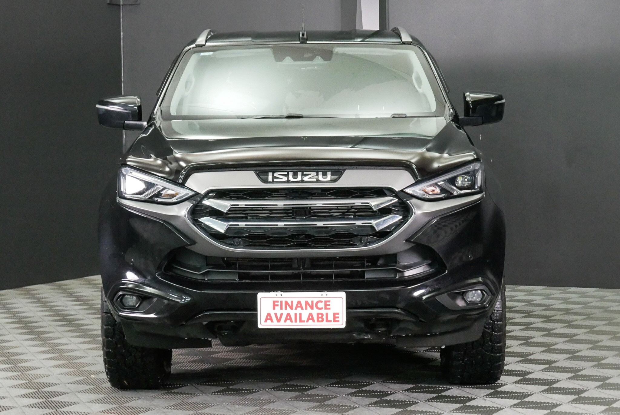 Isuzu Mu-x image 2