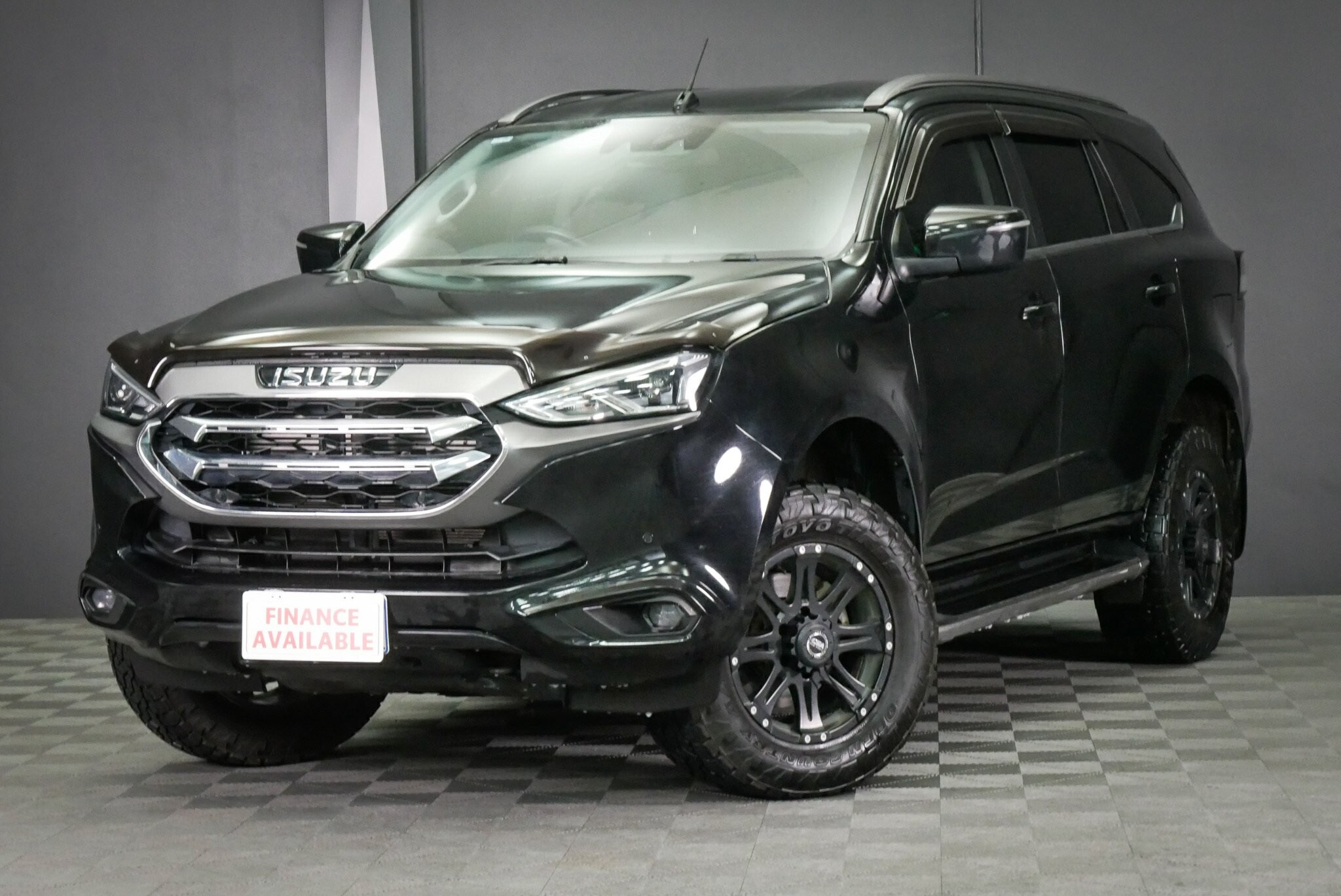Isuzu Mu-x image 3