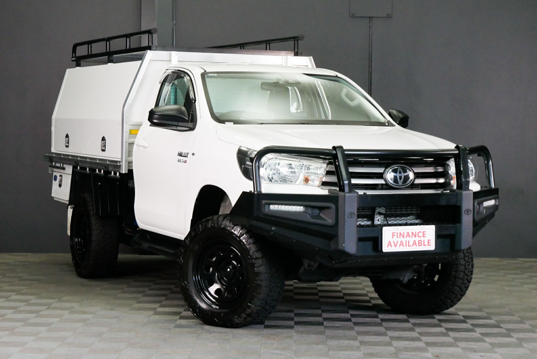 Toyota Hilux image 1